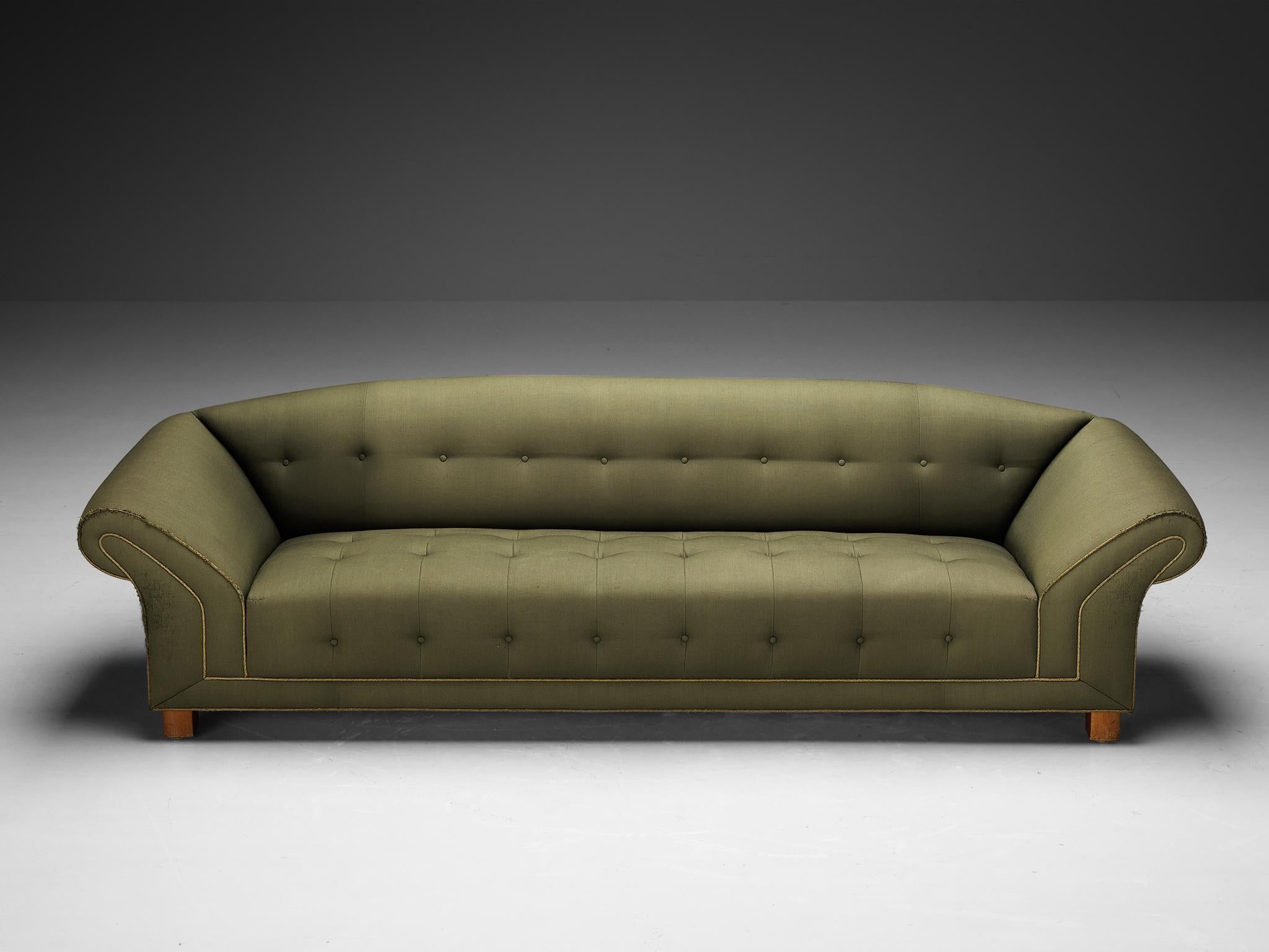 Schwedisches Art déco-Sofa mit olivgrüner Polsterung  im Zustand „Gut“ im Angebot in Waalwijk, NL
