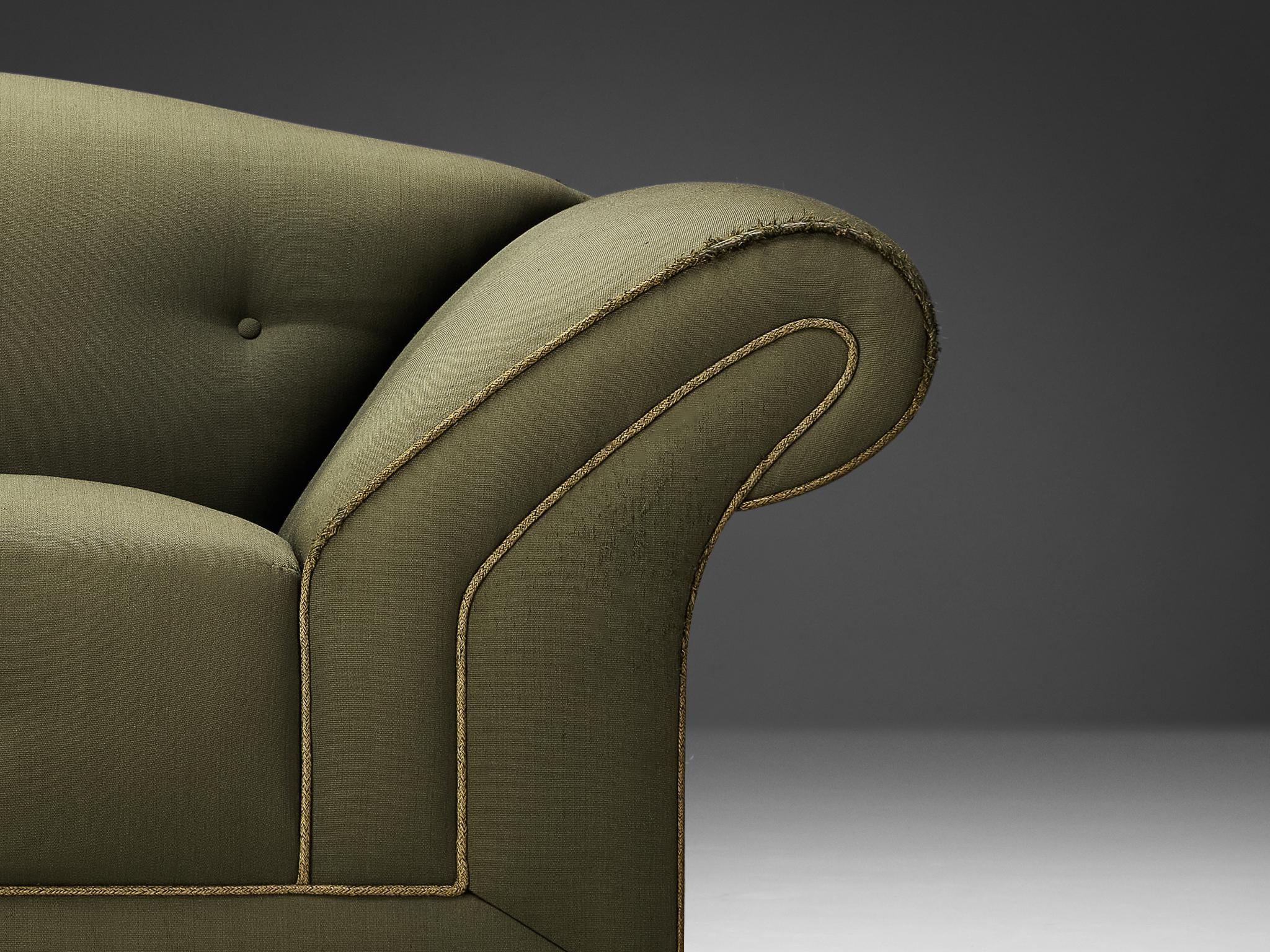 Schwedisches Art déco-Sofa mit olivgrüner Polsterung  (Mitte des 20. Jahrhunderts) im Angebot