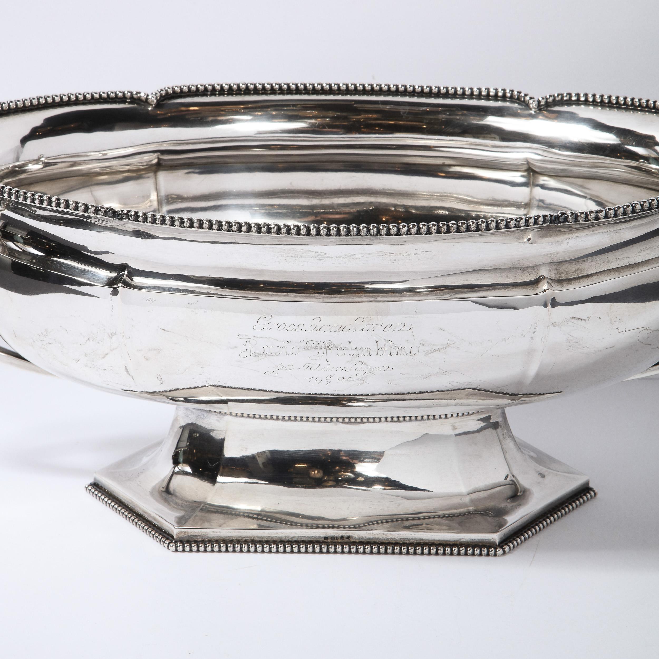 Art déco Bol à trophée suédois Art Déco profilé en métal argenté perlé en vente