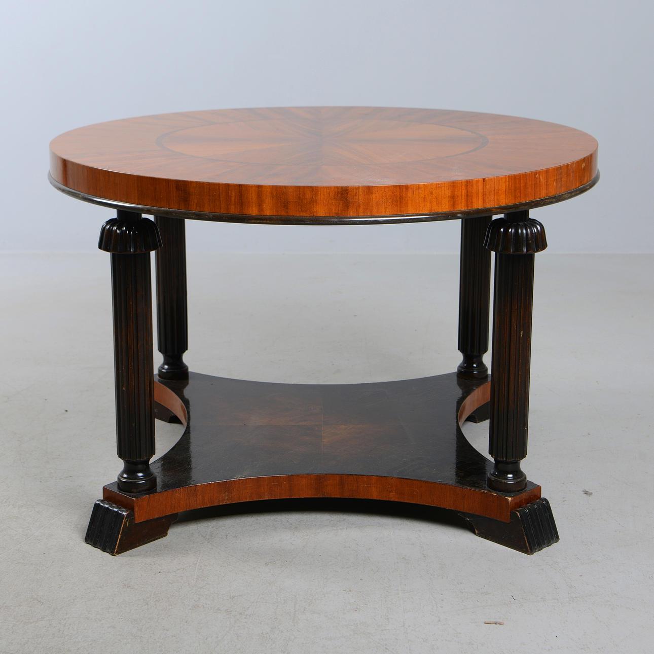 Mesa redonda sueca Art Déco de nogal y caoba de Reimers Mjölby, años 20 Art Decó en venta