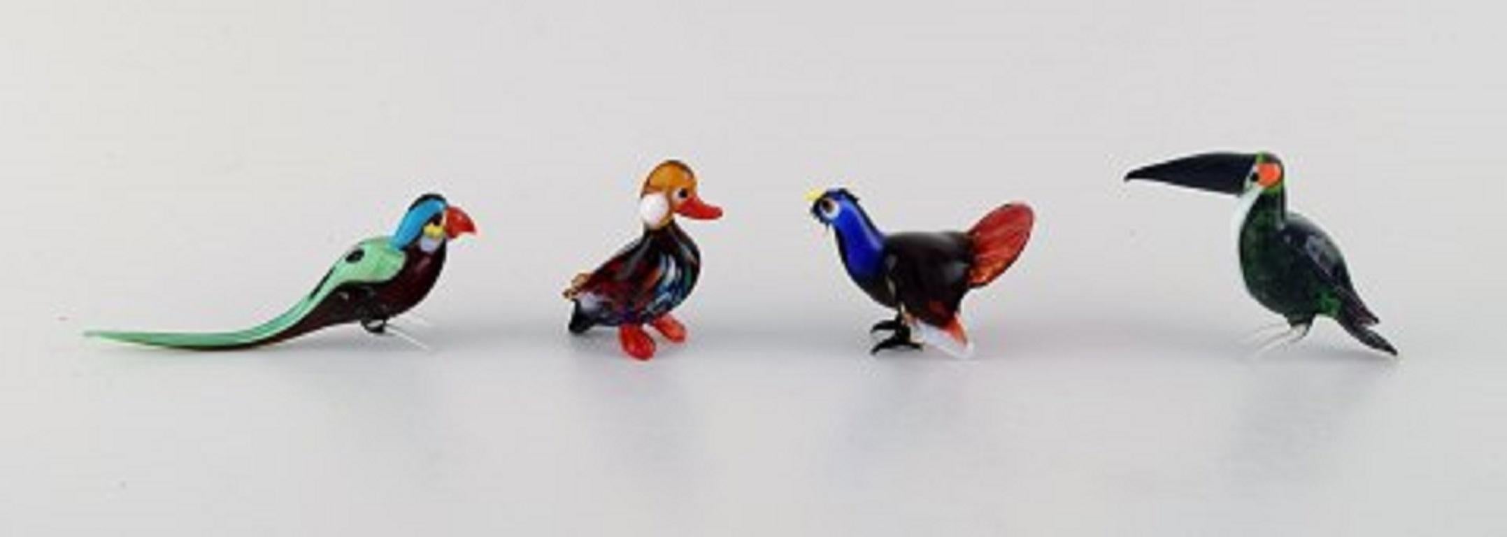 Swedish Art Glass, 11 Miniature Figures in the Form of Birds, 1970s-1980s In Excellent Condition For Sale In Copenhagen, DK