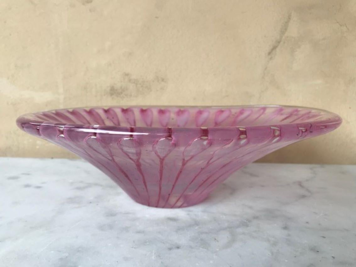 Swedish Art Glass Bowl by Vicke Lindstrand for Kosta, Circa 1950's 1