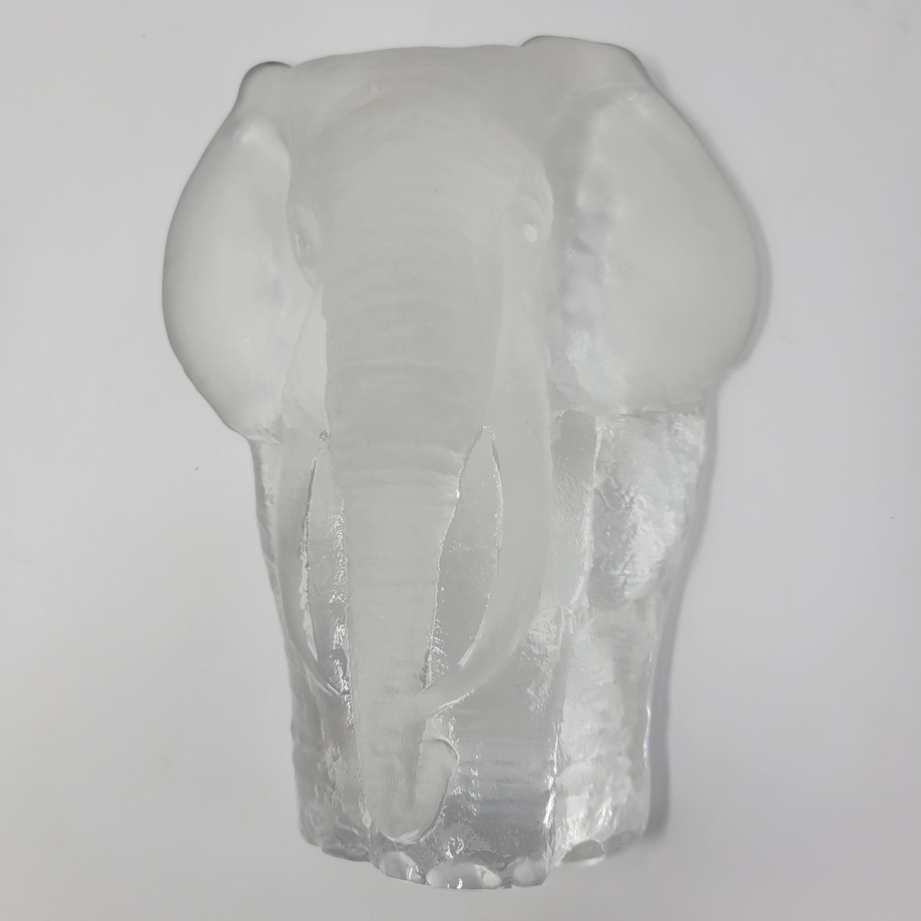 Swedish Art Glass Elephant In Good Condition For Sale In New Orleans, LA