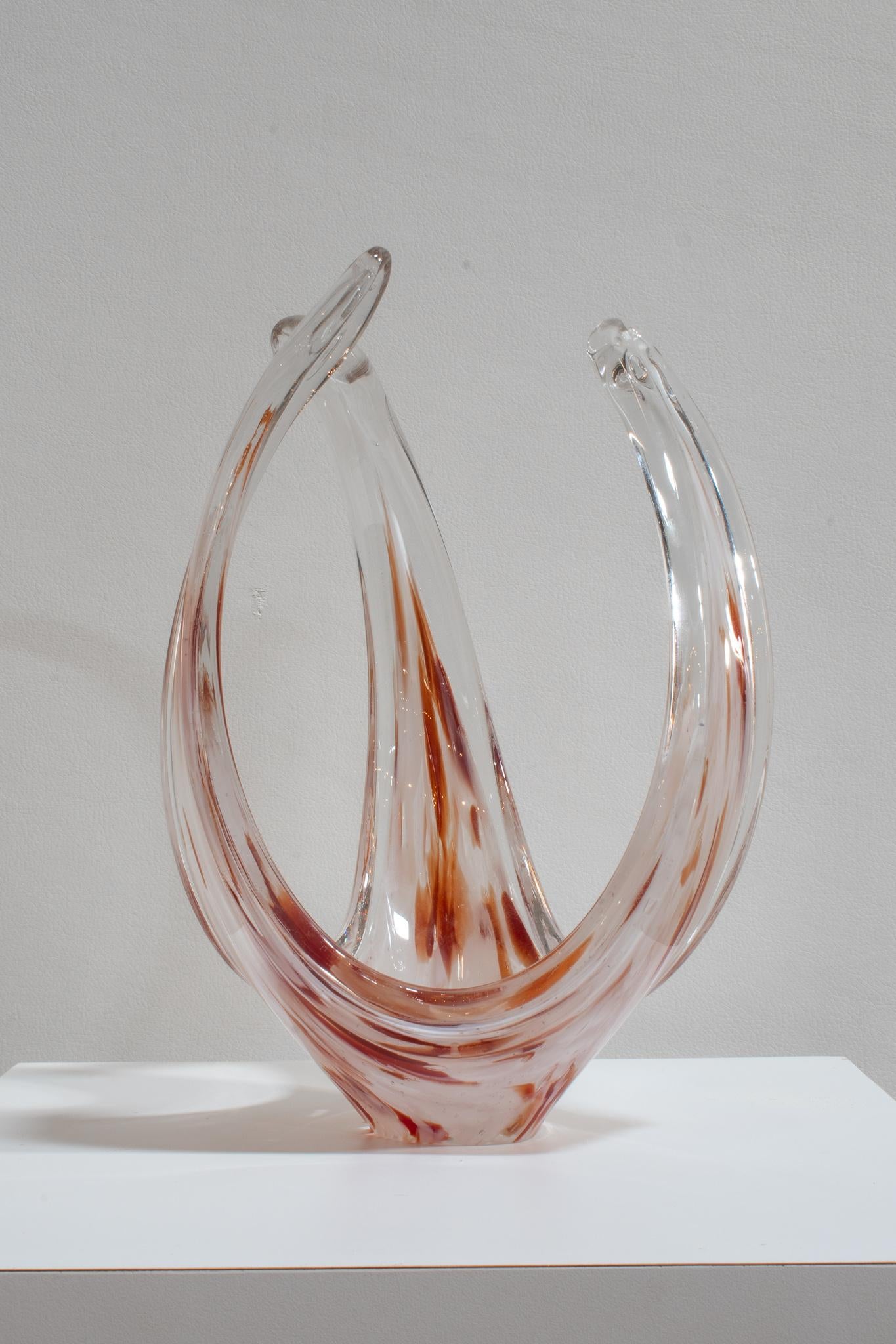 Suédois Vase sculptural en verre d'art suédois de forme libre en vente