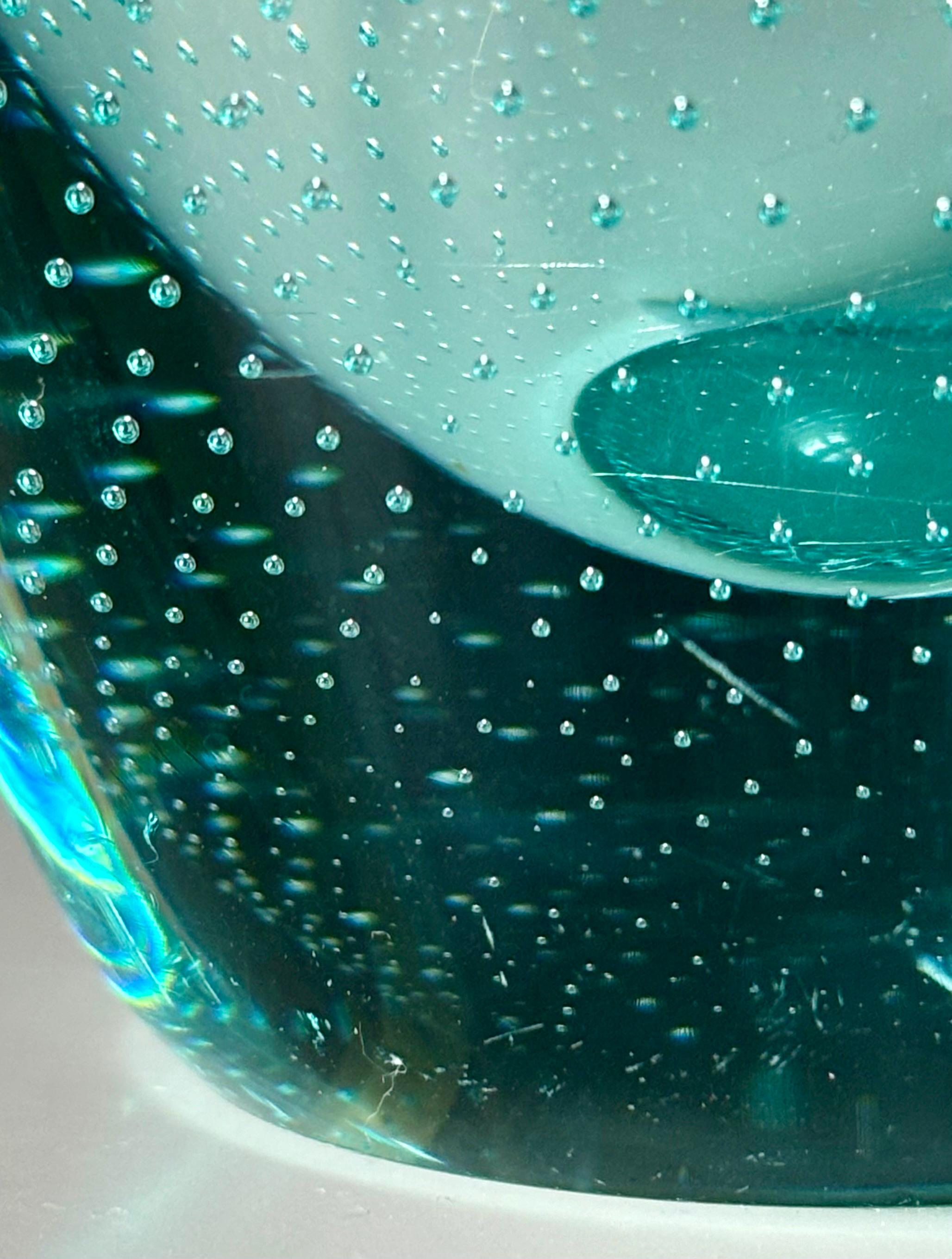 Vase à bulles en verre d'art suédois, années 1950 Bon état - En vente à Copenhagen, DK