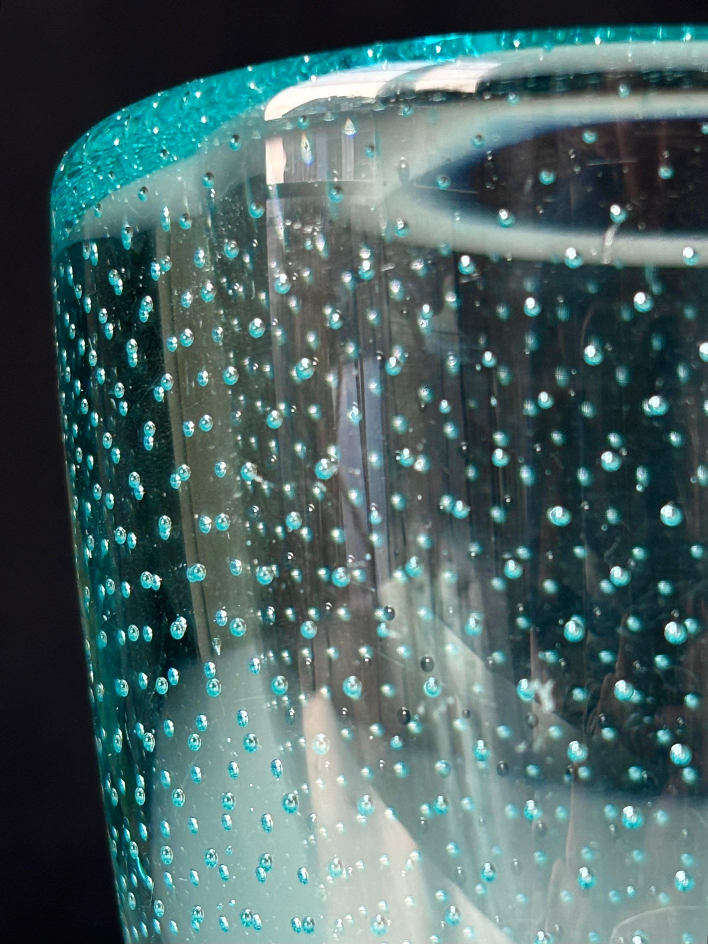 20ième siècle Vase à bulles en verre d'art suédois, années 1950 en vente