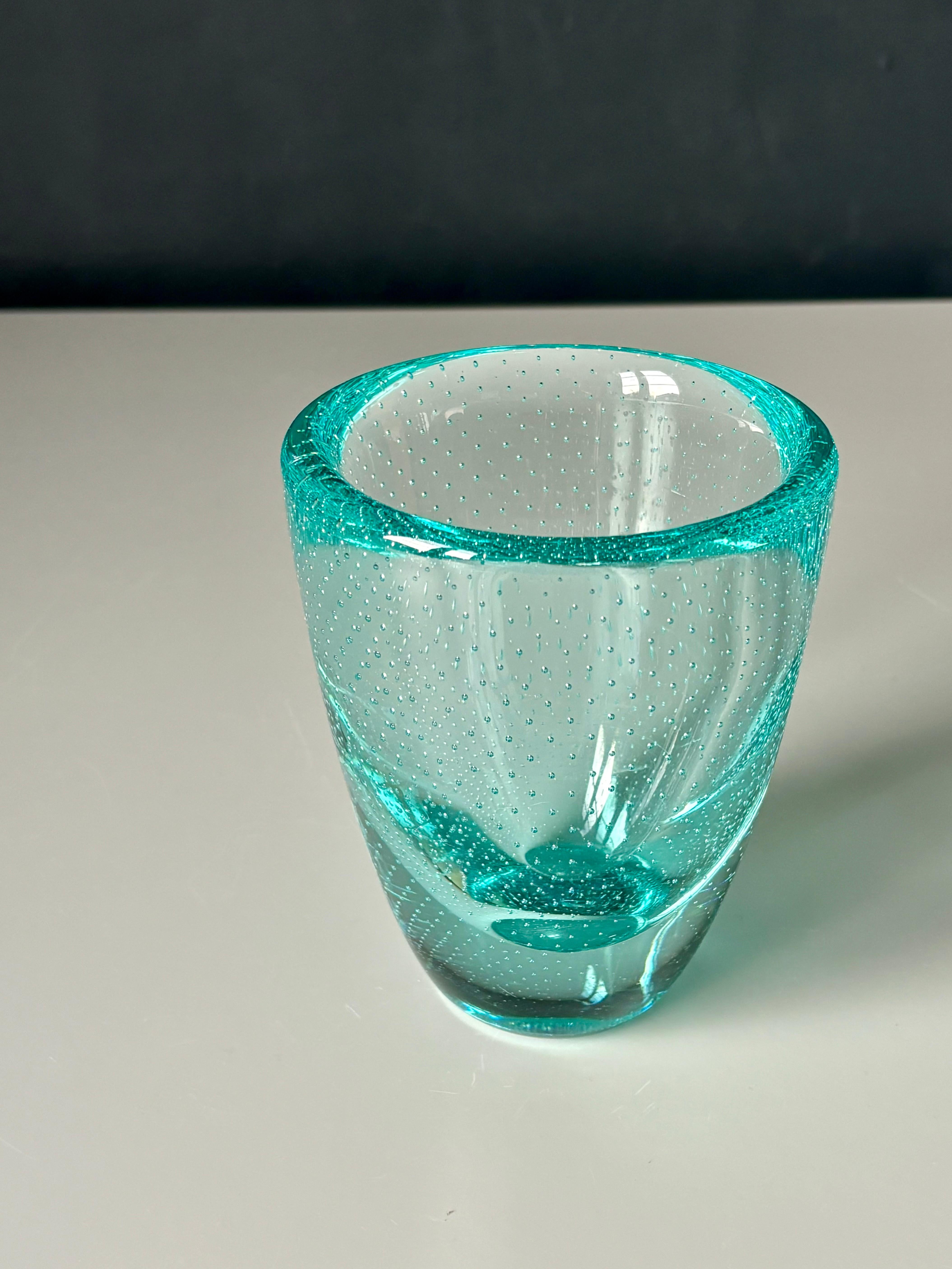 Vase à bulles en verre d'art suédois, années 1950 en vente 1
