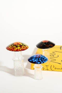 Ensemble de trois champignons en verre d'art suédois