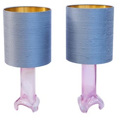 Lampe de table violette en verre d'art suédois par Studio Ahus:: lot de deux