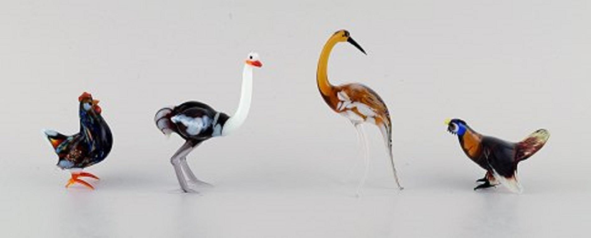 Suédois Verre d'art suédois, dix figures miniatures en forme d'oiseaux, années 1970-1980 en vente