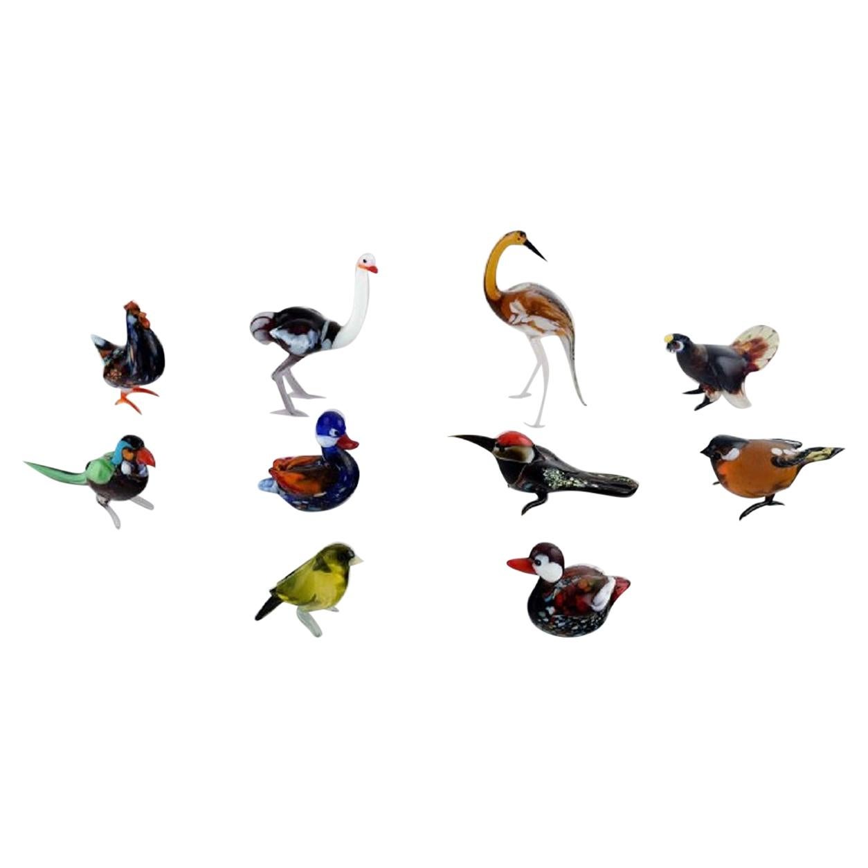 Schwedisches Kunstglas, zehn Miniaturfiguren in Form von Vögeln, 1970er-1980er Jahre