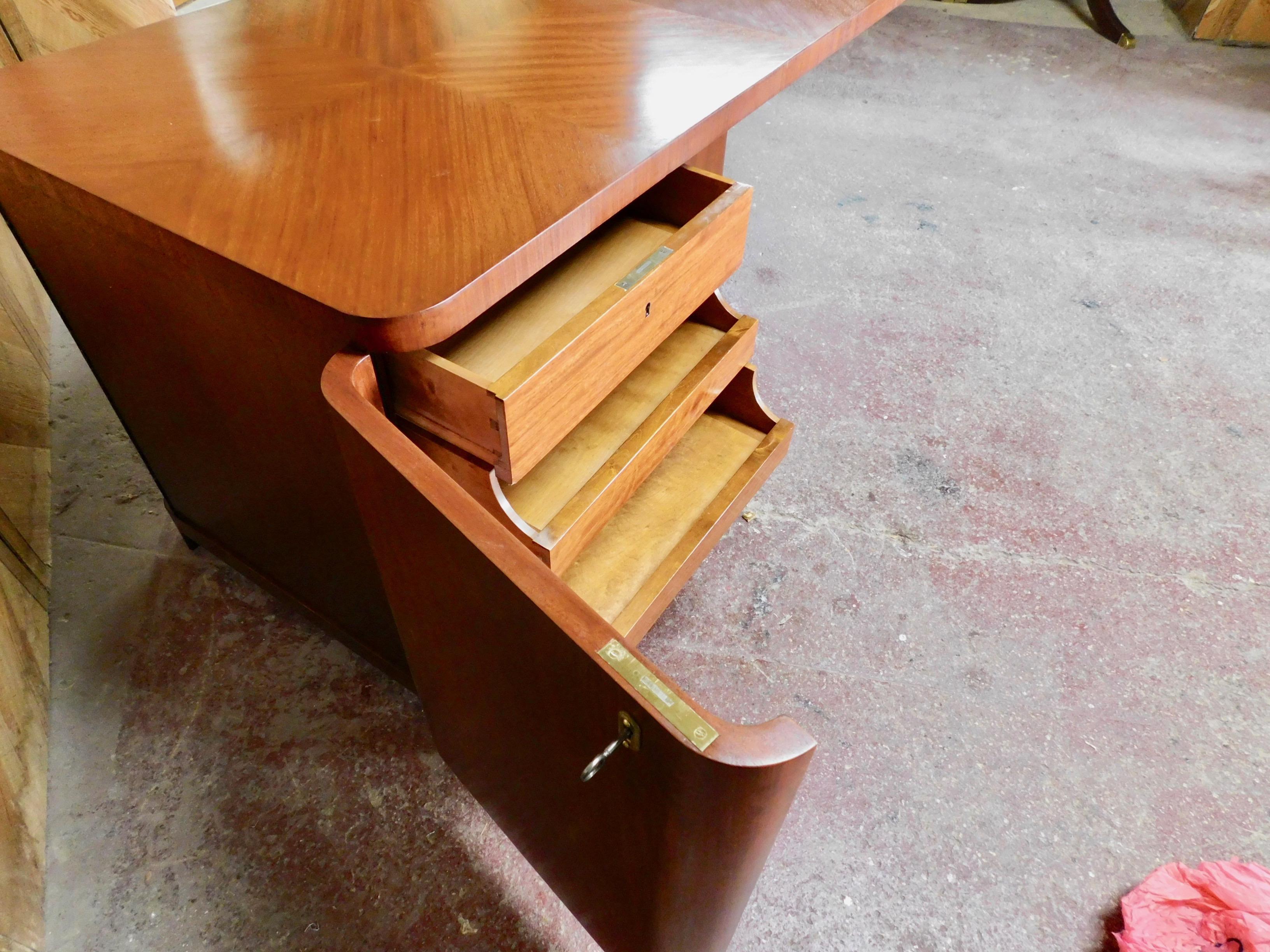 Swedish Art Moderne Desk in Flame Mahogany with Built-In Bookcase, circa 1940 For Sale 6
