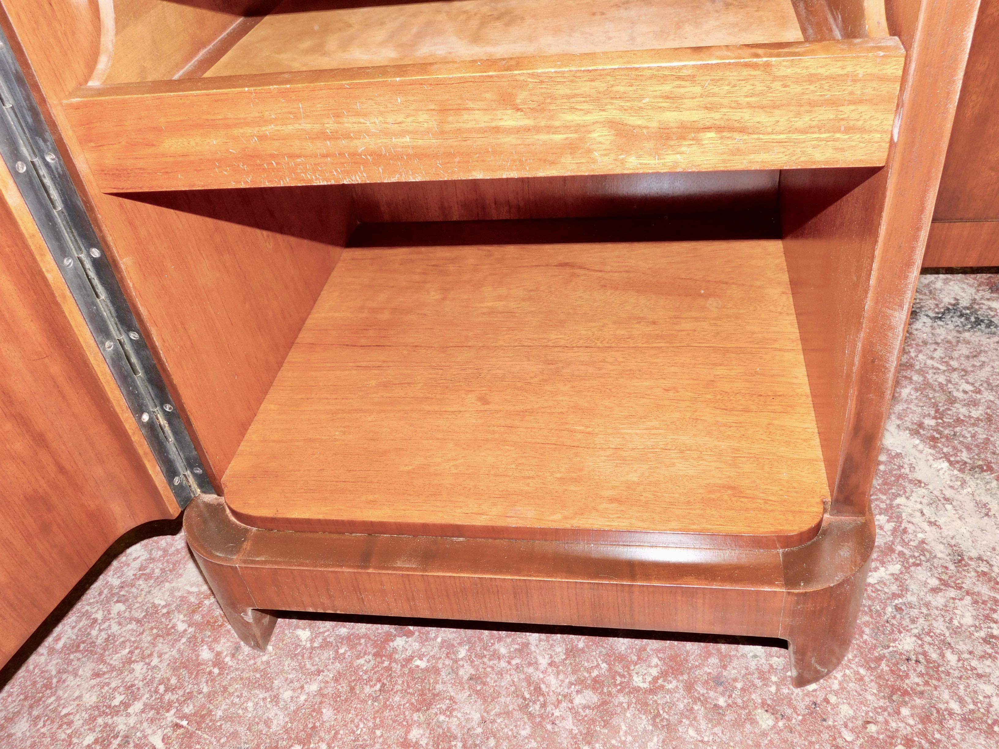 Swedish Art Moderne Desk in Flame Mahogany with Built-In Bookcase, circa 1940 For Sale 7