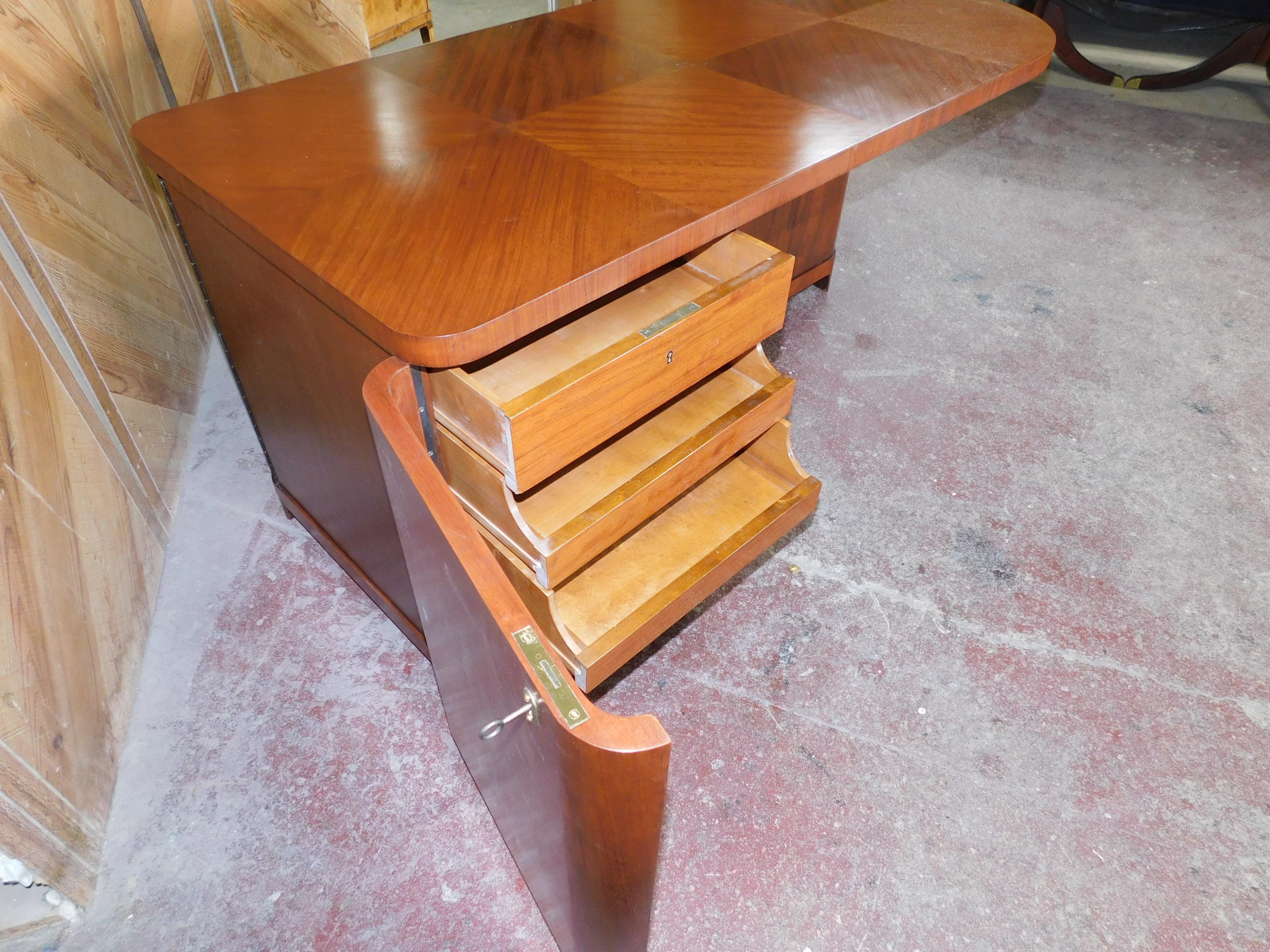 Swedish Art Moderne Desk in Flame Mahogany with Built-In Bookcase, circa 1940 For Sale 2