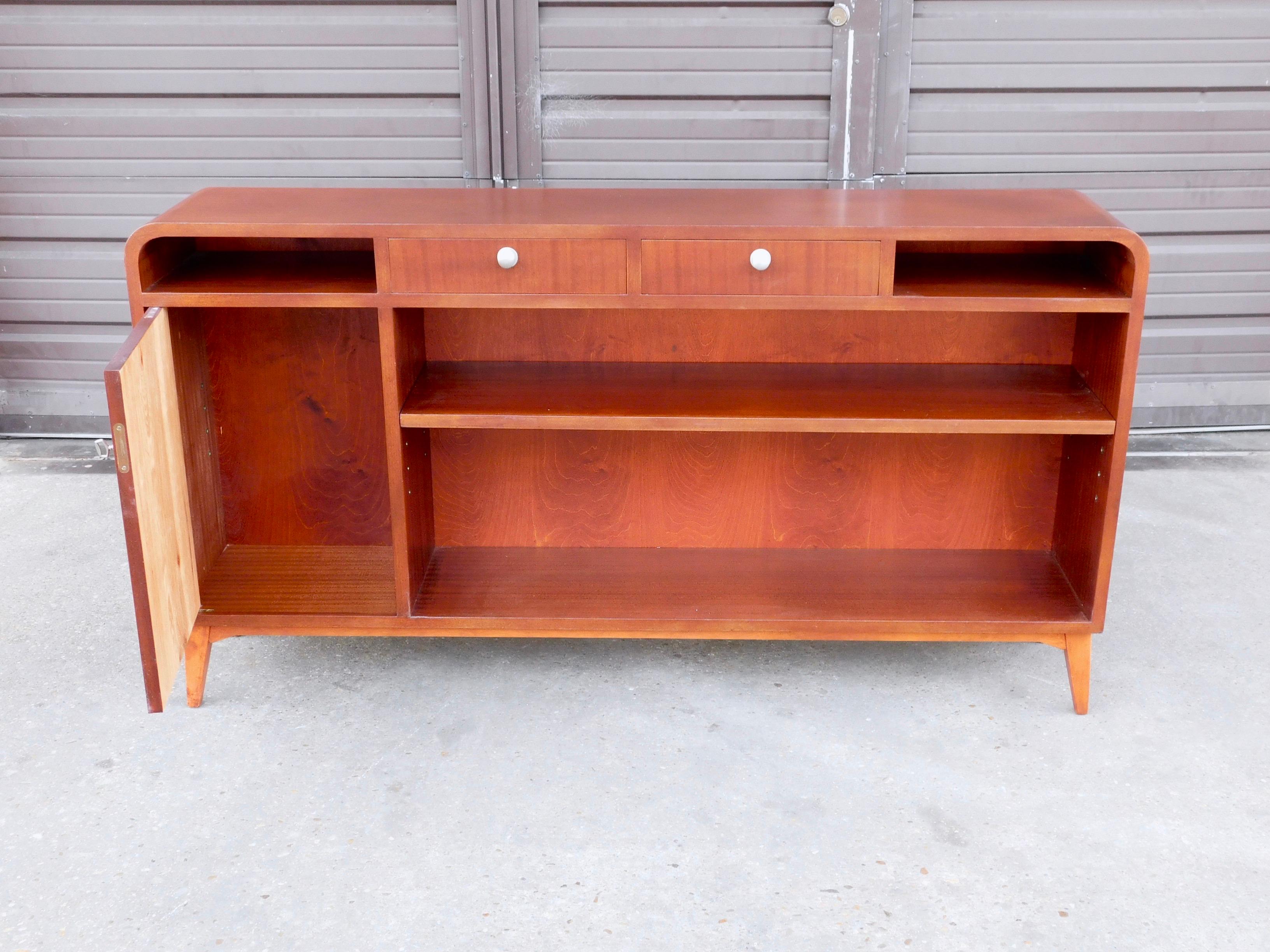 Mid-20th Century Swedish Art Modern Bookcase in Book Matched Mahogany, circa 1940 For Sale