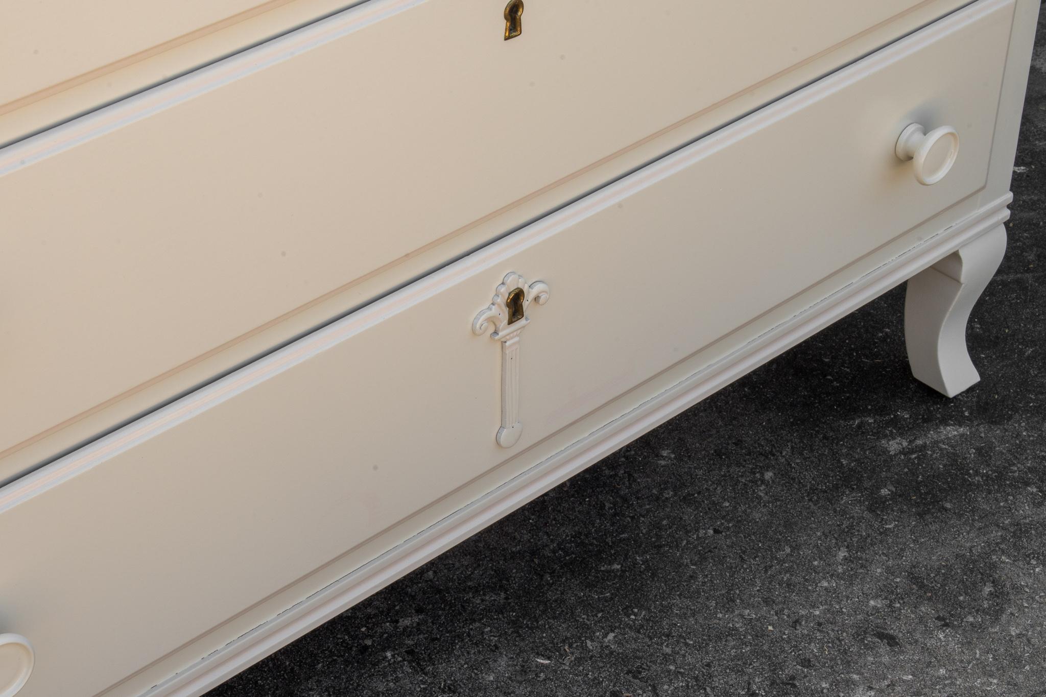 Mid-20th Century Swedish Art Moderne Chest of Drawers For Sale