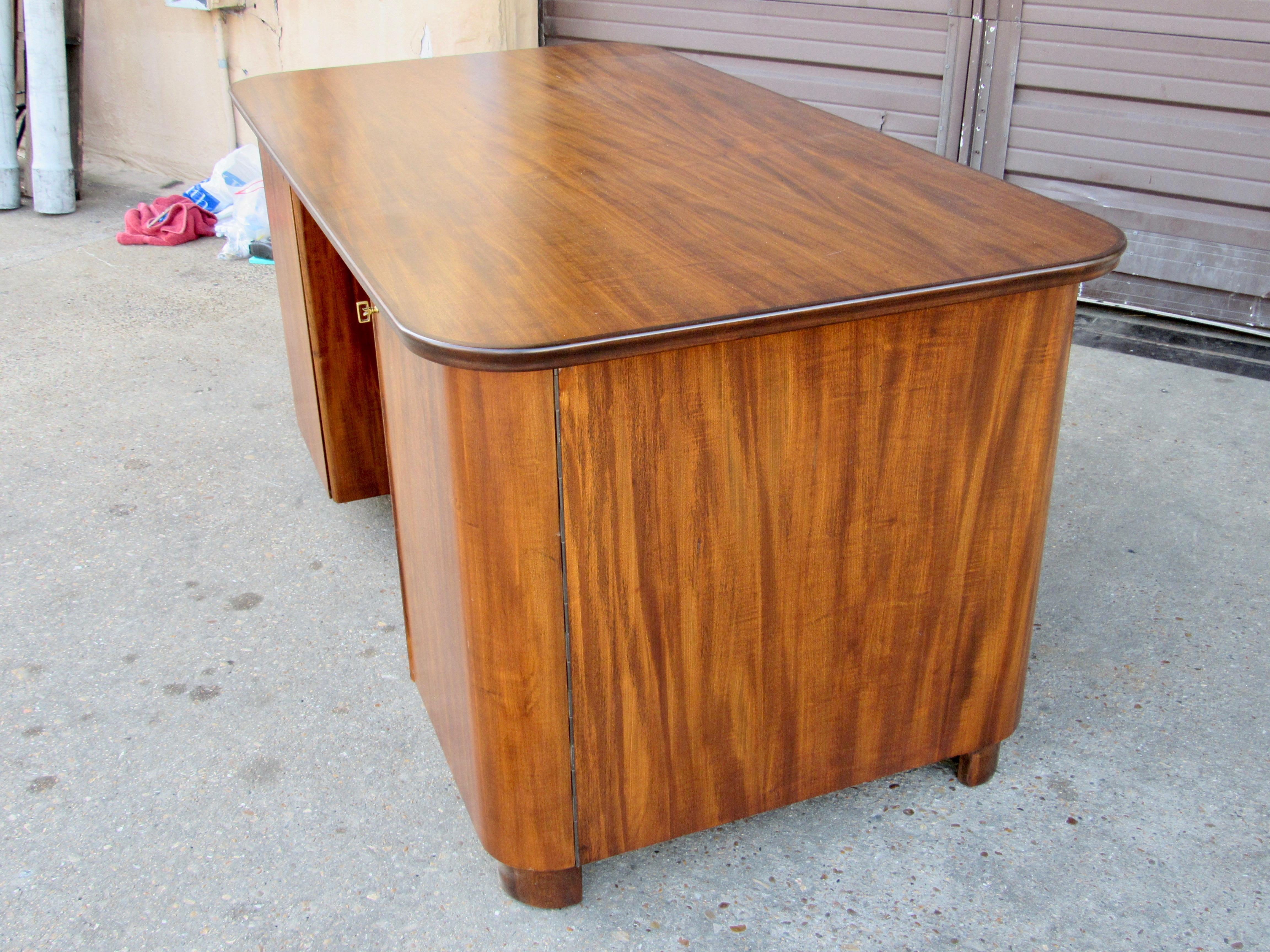 Swedish Art Moderne Desk in Walnut by circa 1940 8