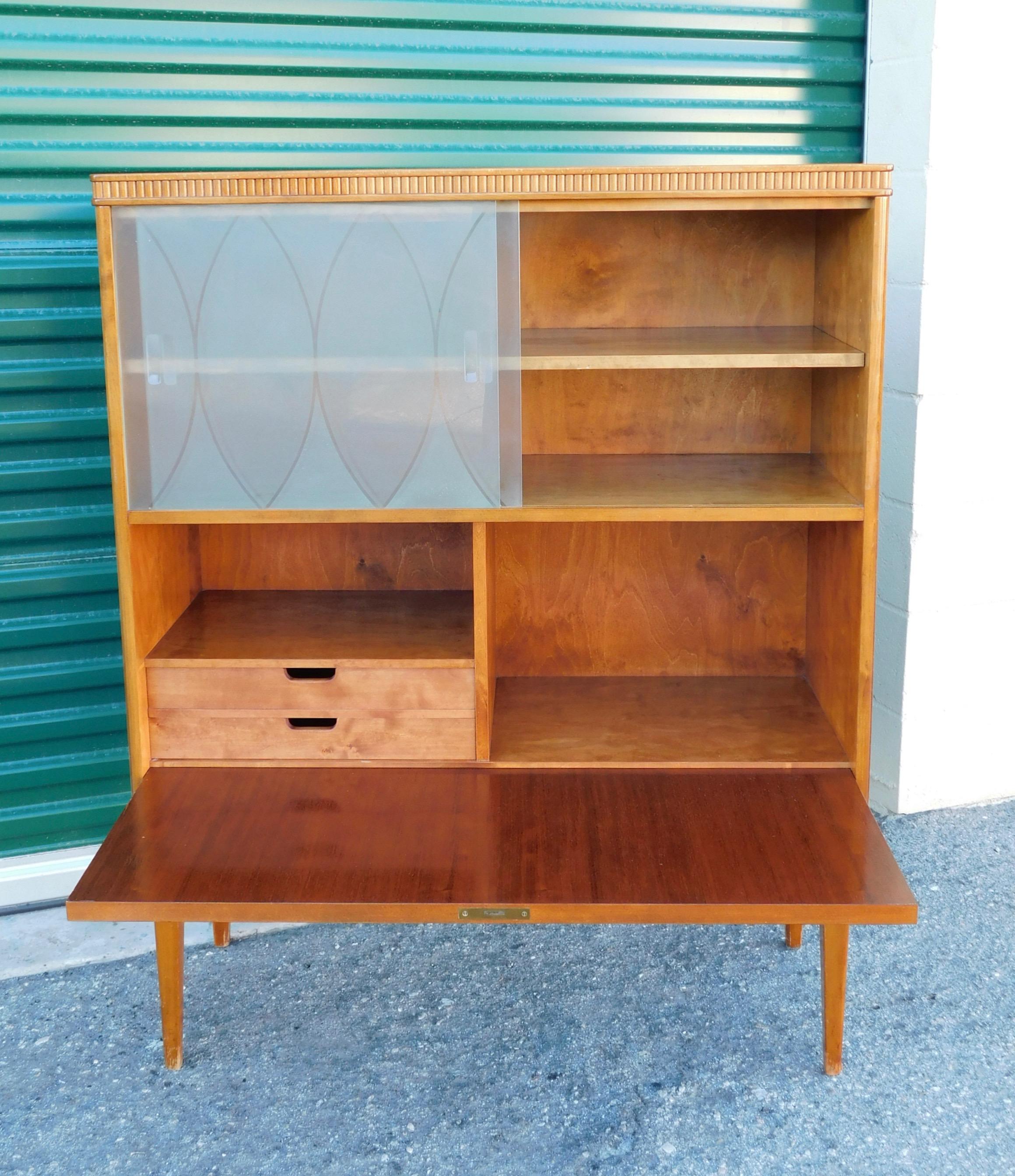 Swedish Art Moderne Dry Bar in Flame Mahogany, circa 1940 For Sale 5