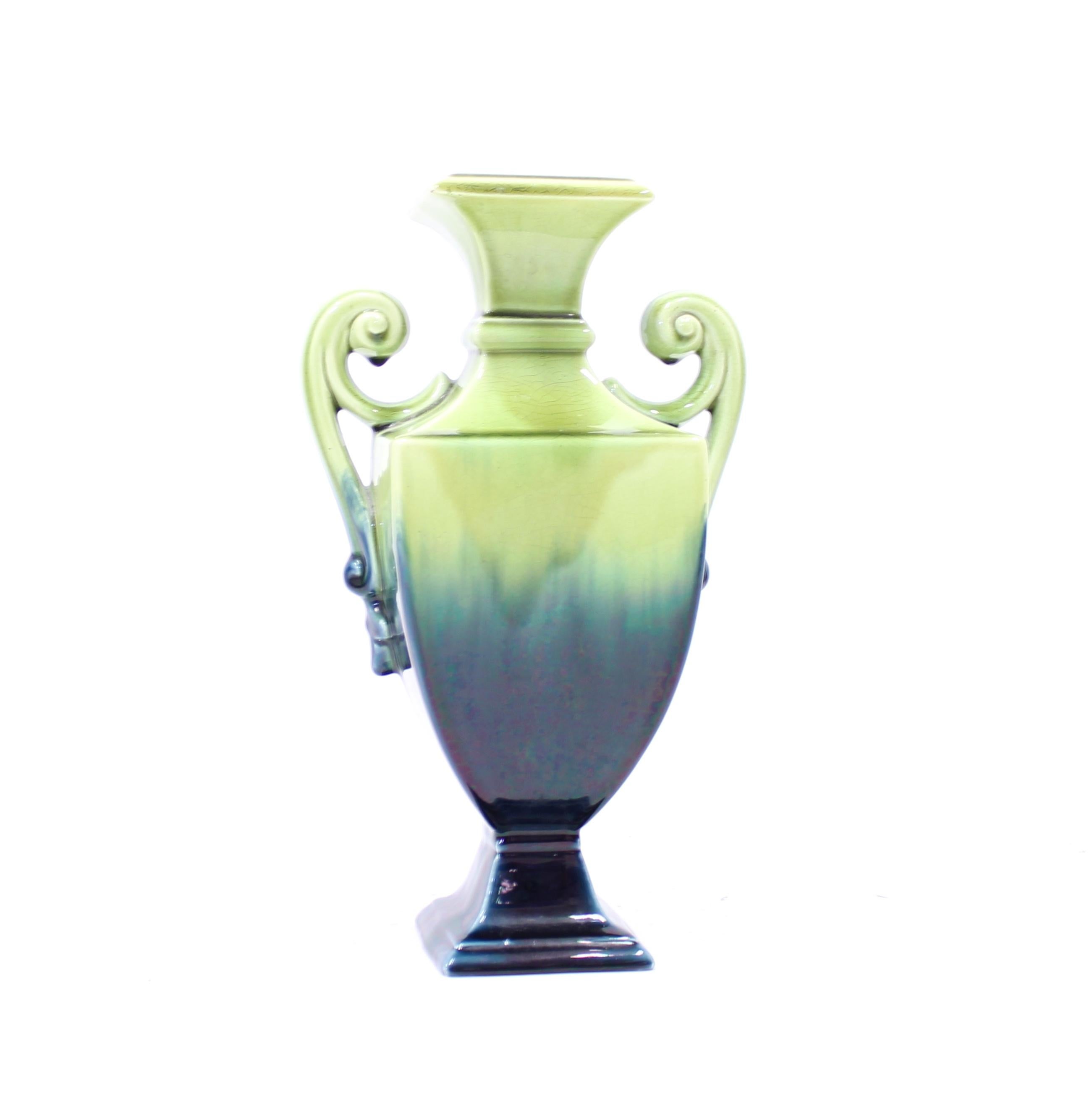 Swedish Art Nouveau Creamware Vase from Rörstrand, 1910s In Good Condition For Sale In Uppsala, SE