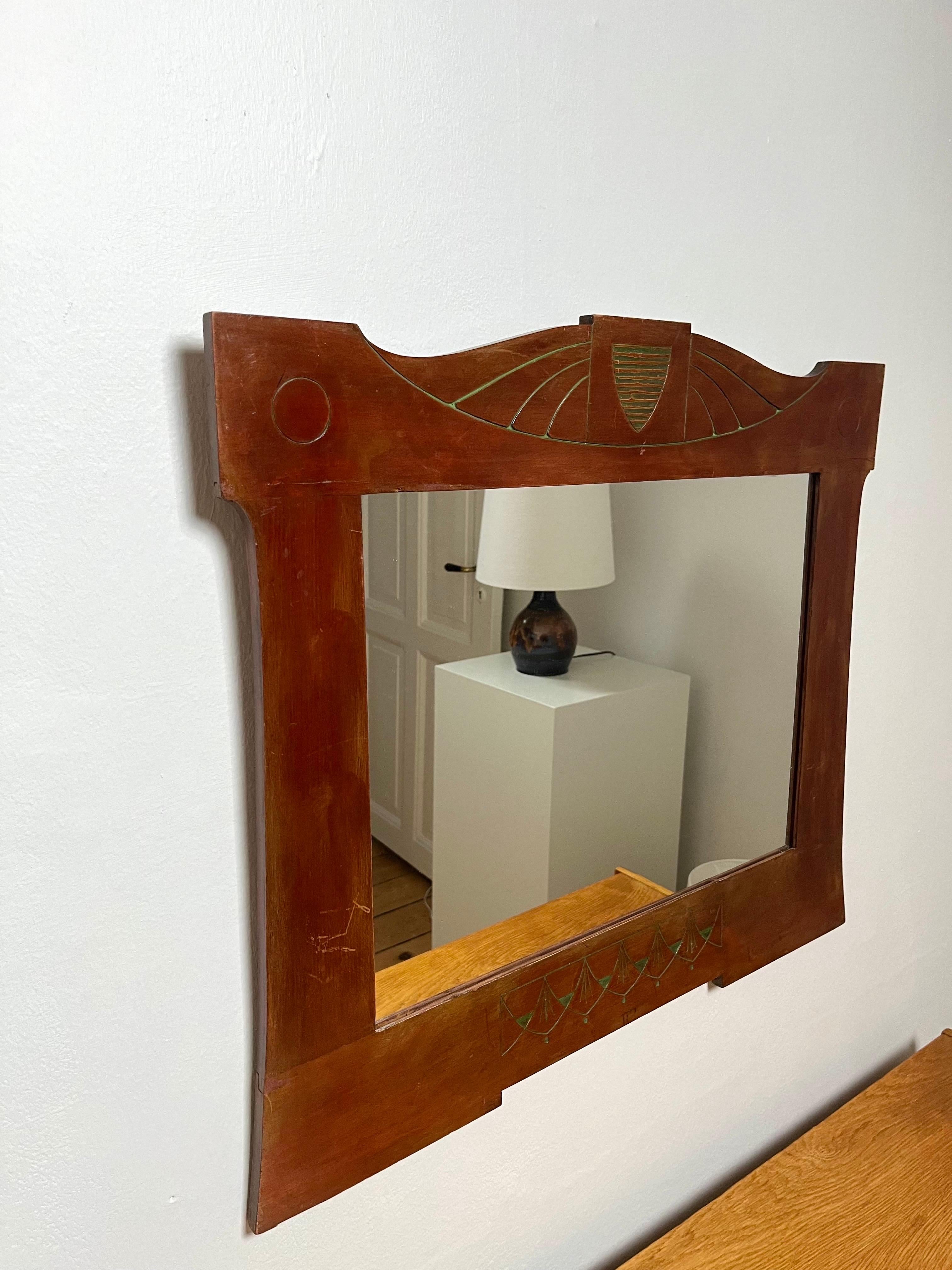 Suédois Miroir mural suédois en acajou Art nouveau, fabriqué à la main, années 1900-1910 en vente