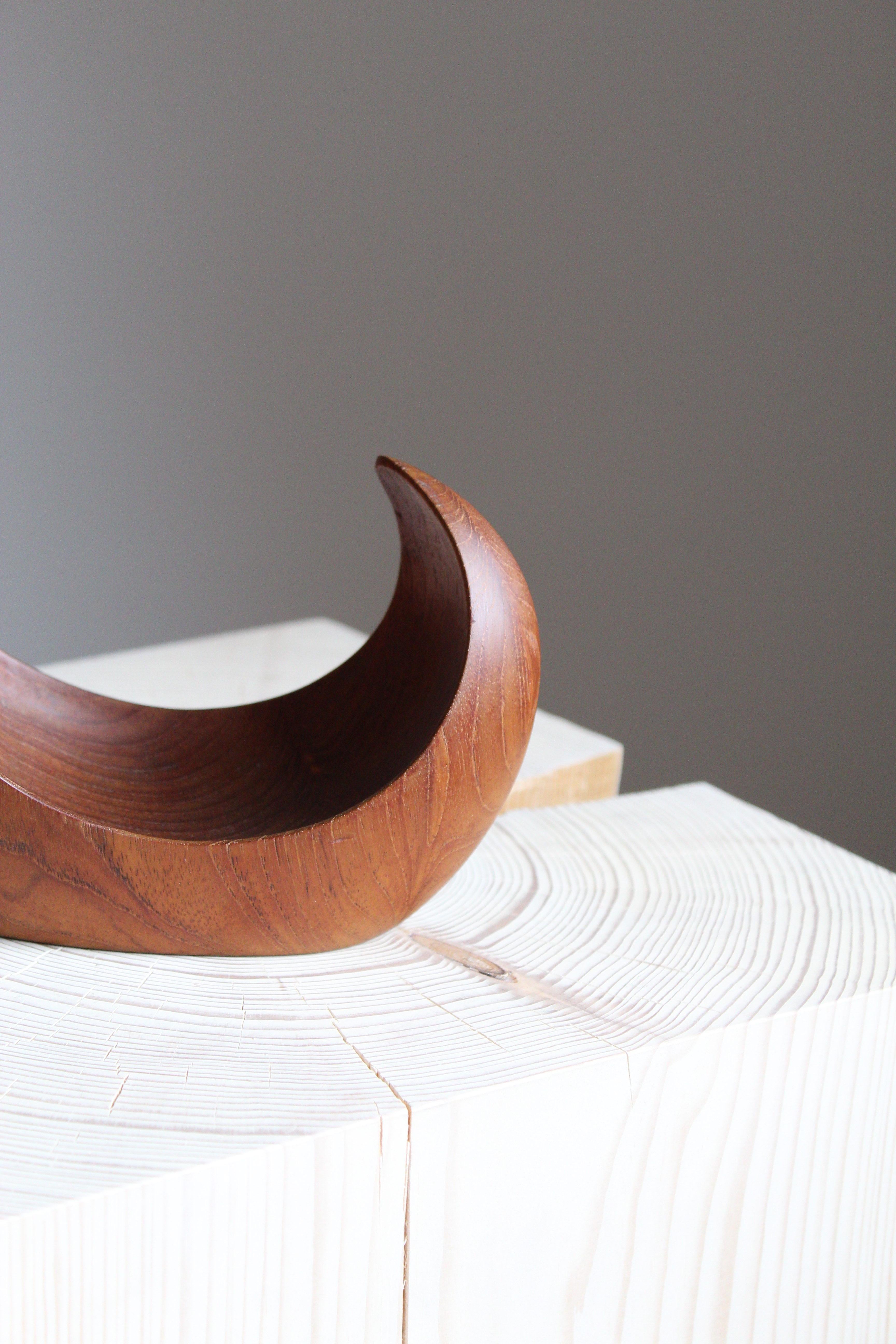 Swedish Artist, Small Sculptural Bowl, Solid Teak, Sweden, 1950s In Good Condition In High Point, NC