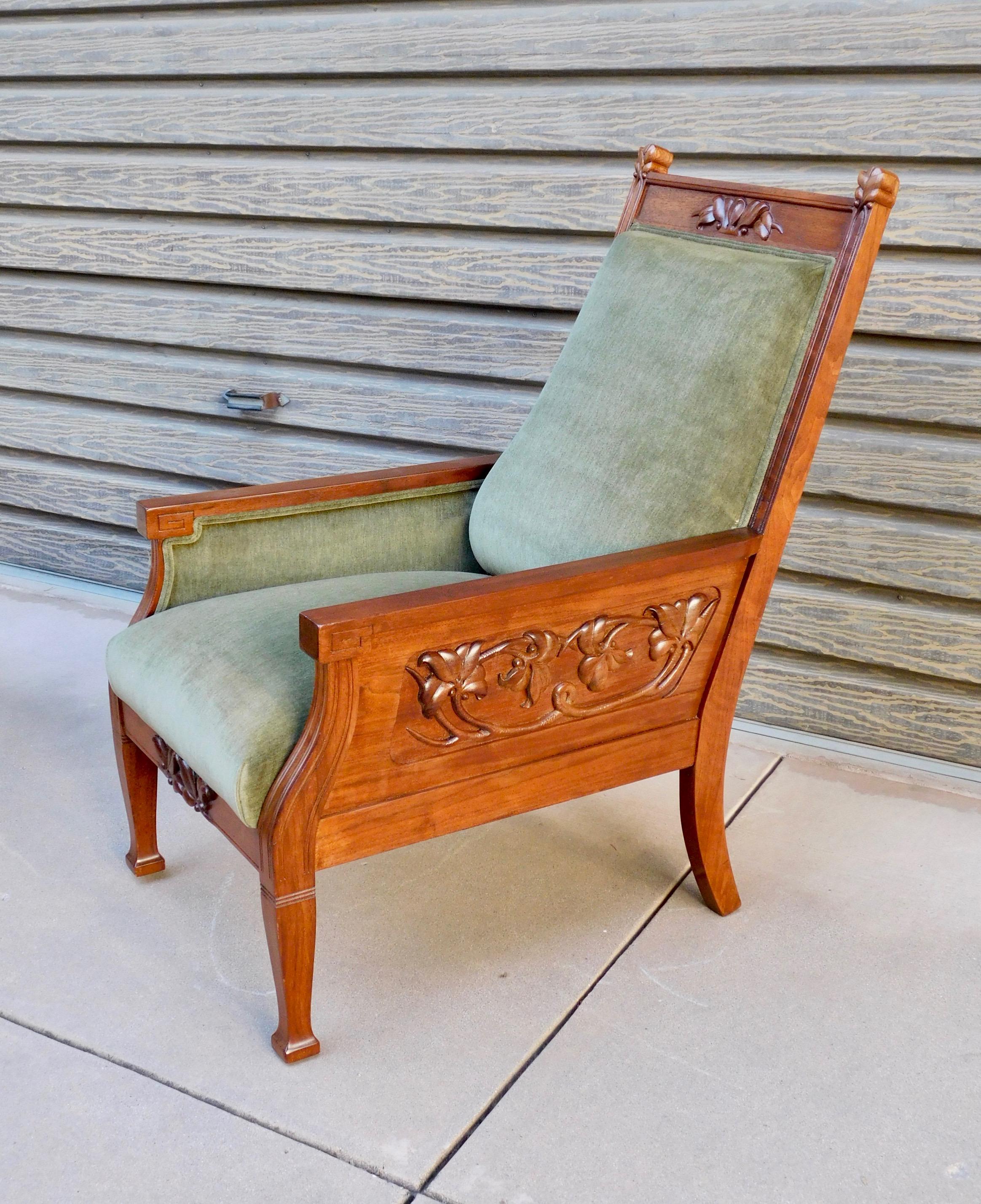 Swedish Arts & Crafts Paneled Chair with Carved Flora Motifs, circa 1900 im Angebot 5