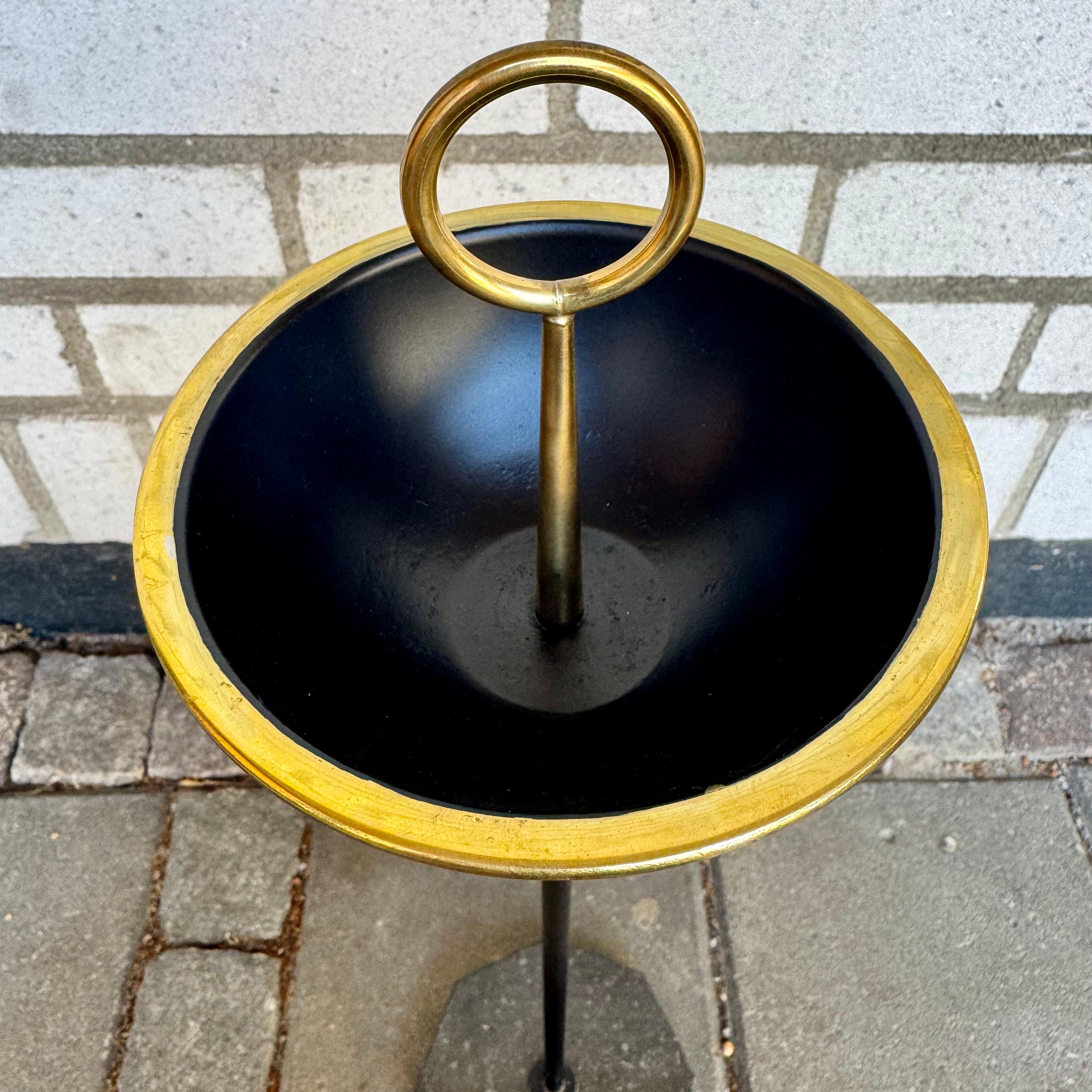 Swedish ash tray by Gunnar Ander for Ystad Metall In Good Condition For Sale In Genarp, SE