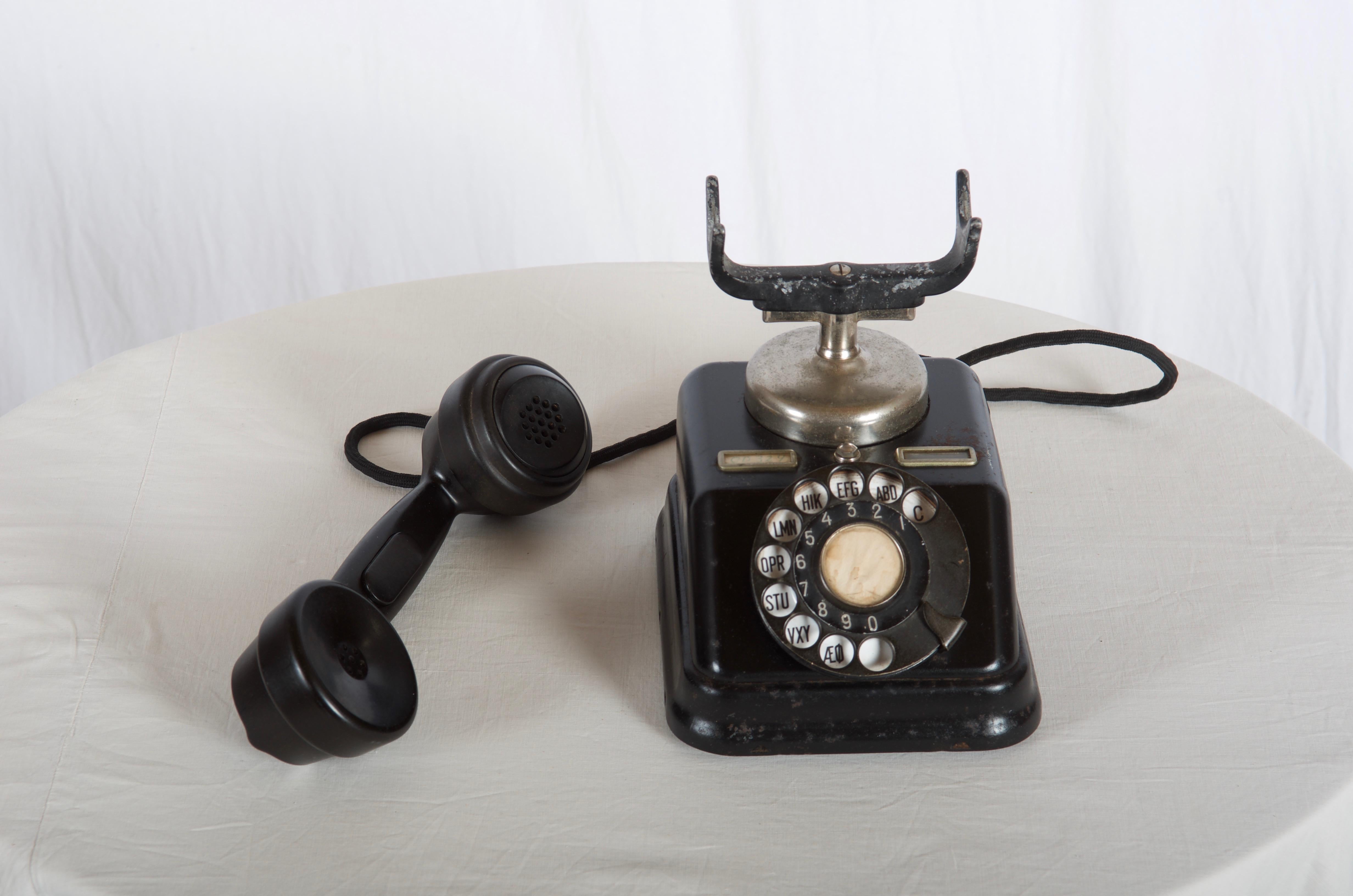 Bakelite table phone from the early 1950s.
 