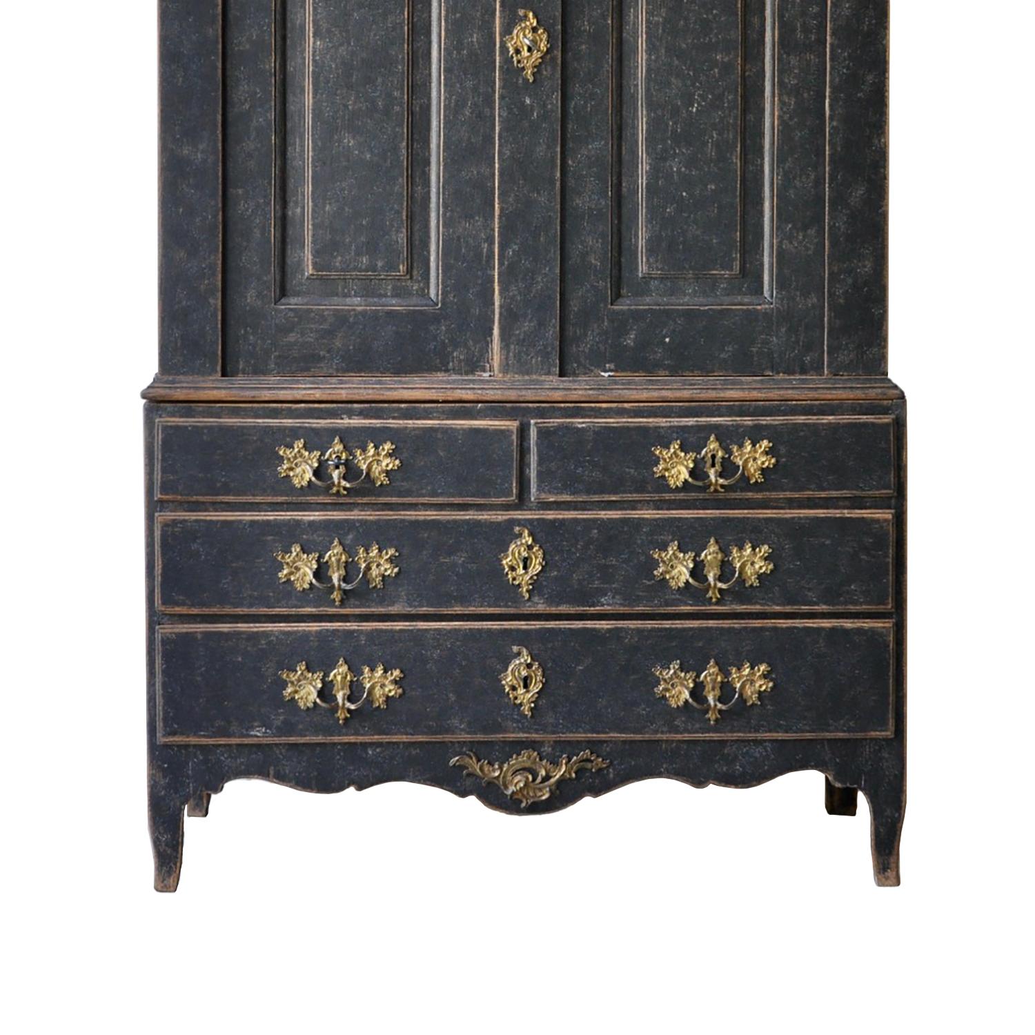 Swedish Baroque Cabinet In Good Condition For Sale In Tetbury, Gloucestershire
