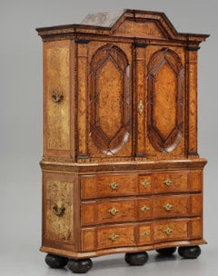 Swedish baroque cabinet veneered with alder root. First half 18th c