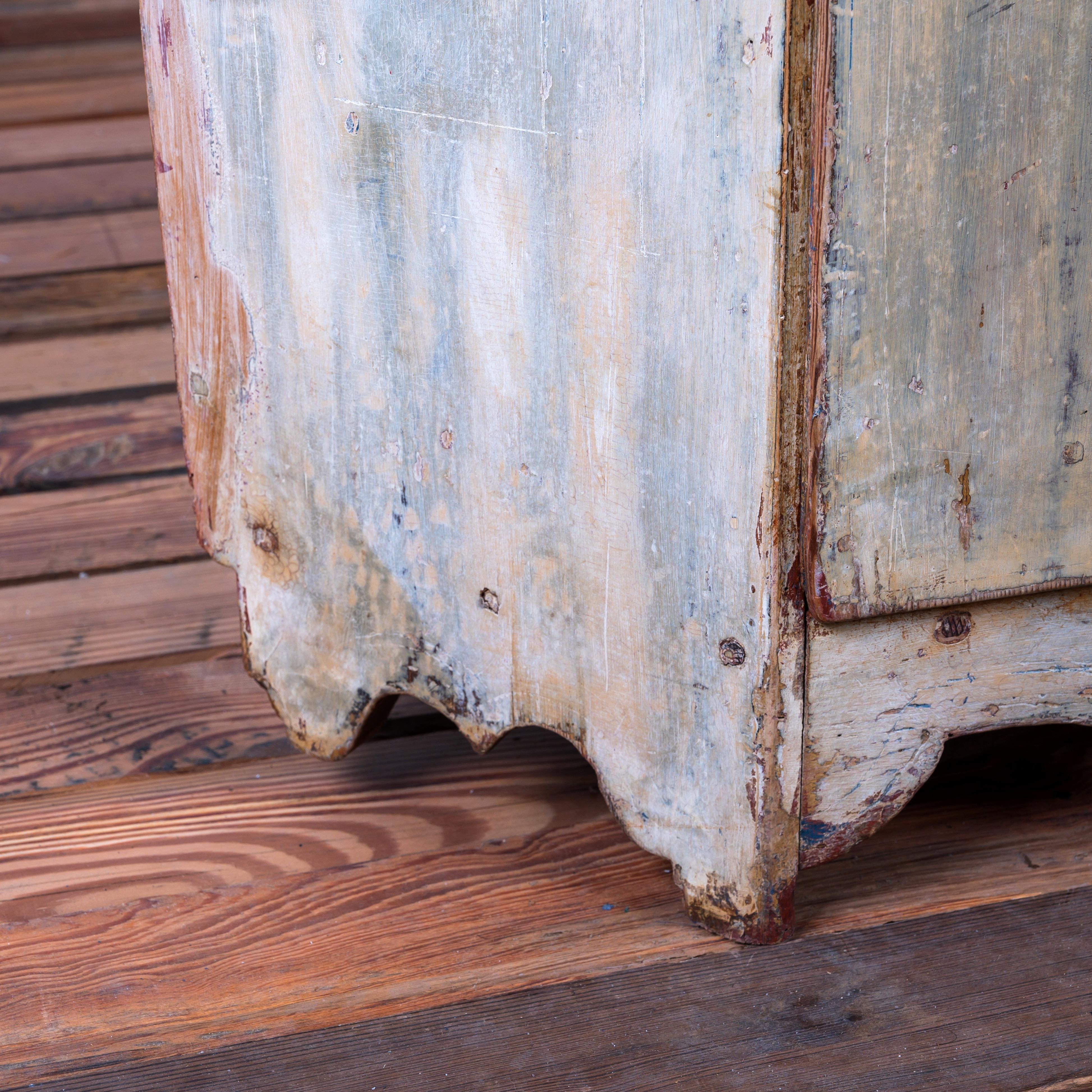 Swedish Baroque Corner Cupboard, c.18th Century For Sale 6