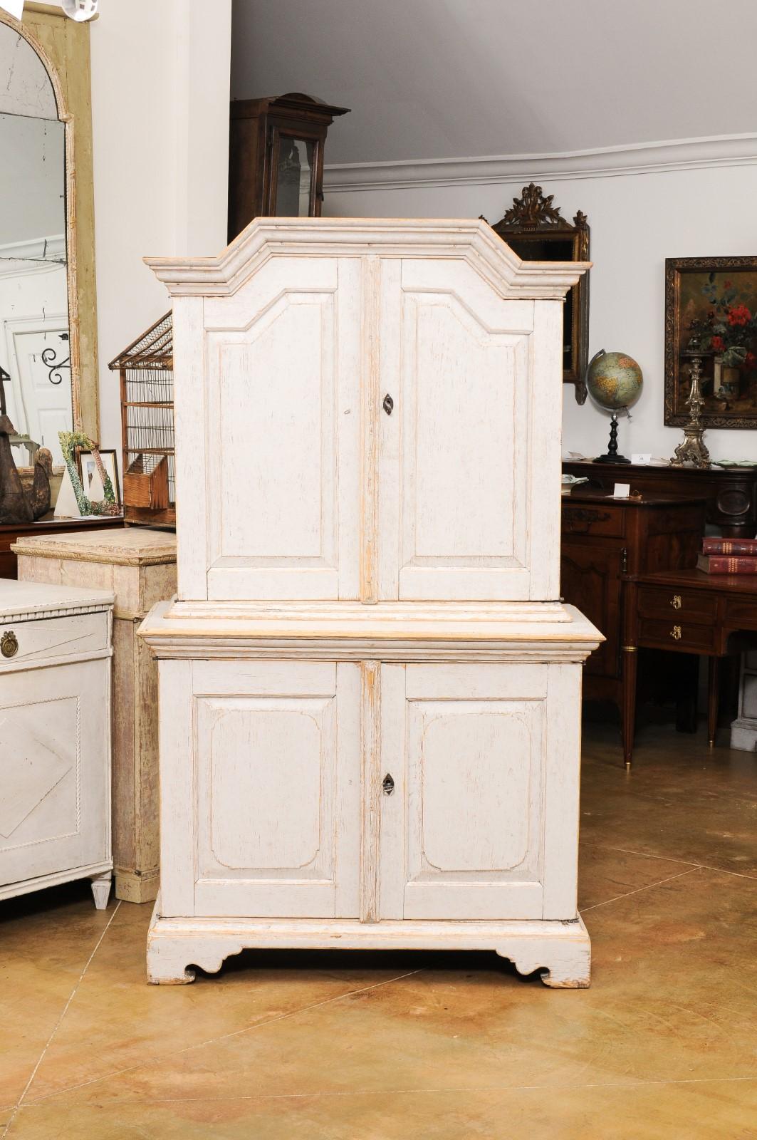 Swedish Baroque Period 1760 Painted Two-Part Cabinet with Four Doors For Sale 6