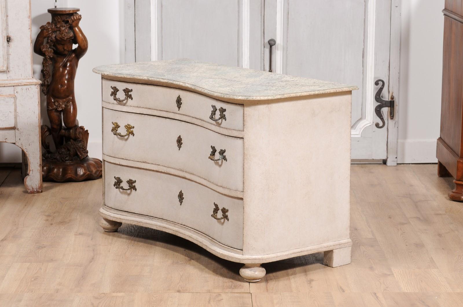 Swedish Baroque Style 19th Century Gray Serpentine Front Three-Drawer Chest For Sale 7