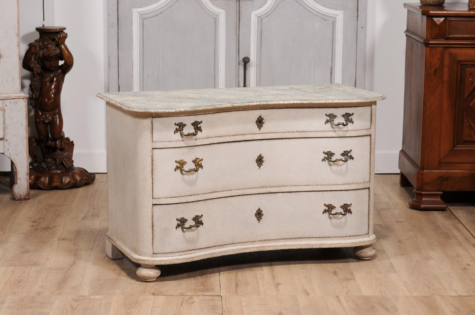 Painted Swedish Baroque Style 19th Century Gray Serpentine Front Three-Drawer Chest For Sale