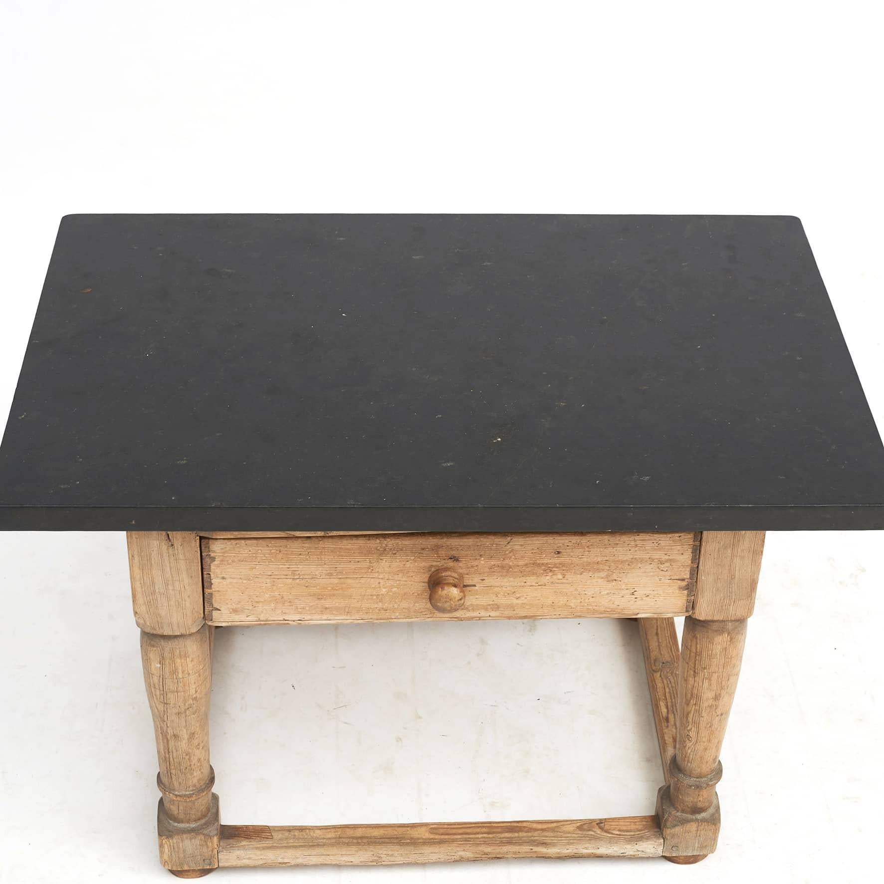 Antique Swedish Baroque Table With Black Jämtland Limestone Top In Good Condition For Sale In Kastrup, DK