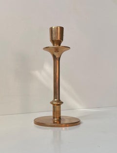 Portacandele svedese Bauhaus in bronzo di Oskar Olsson
