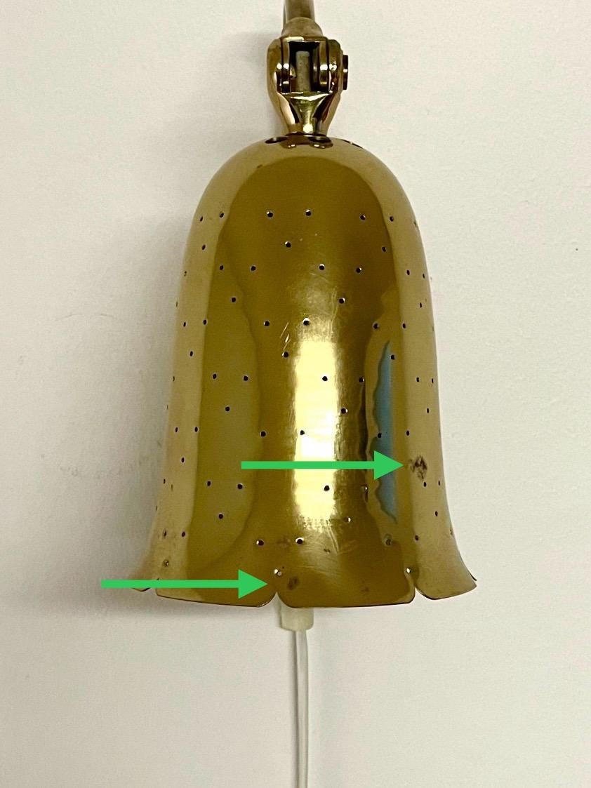 Schwedische Glockenförmige gelochte Wandlampe Nr. 6972 aus Messing von Boréns in Borås im Angebot 6