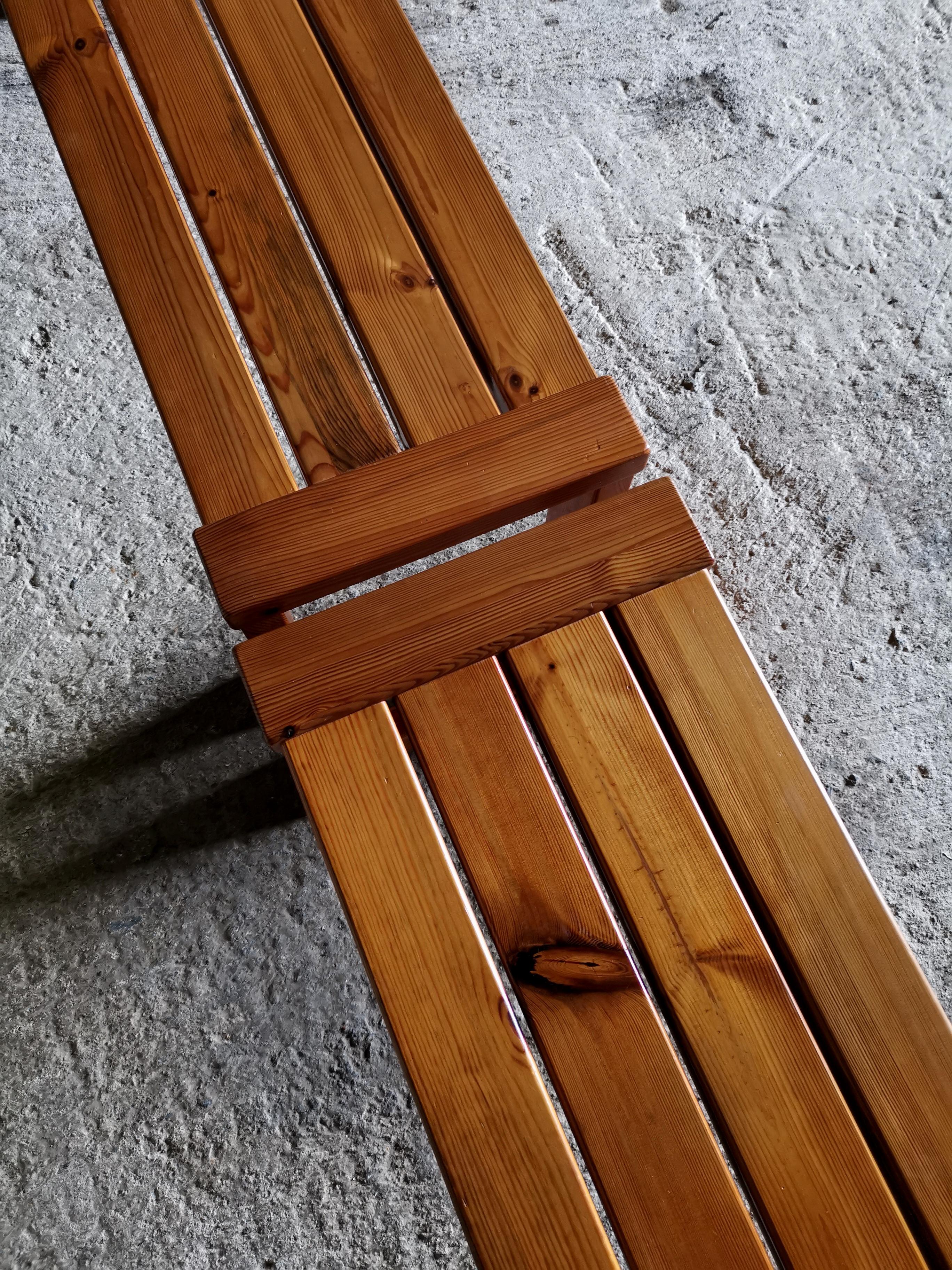 Banc/table basse suédois en pin de l'Oregon massif. À la manière de Sven Larsson, années 1960 en vente 3
