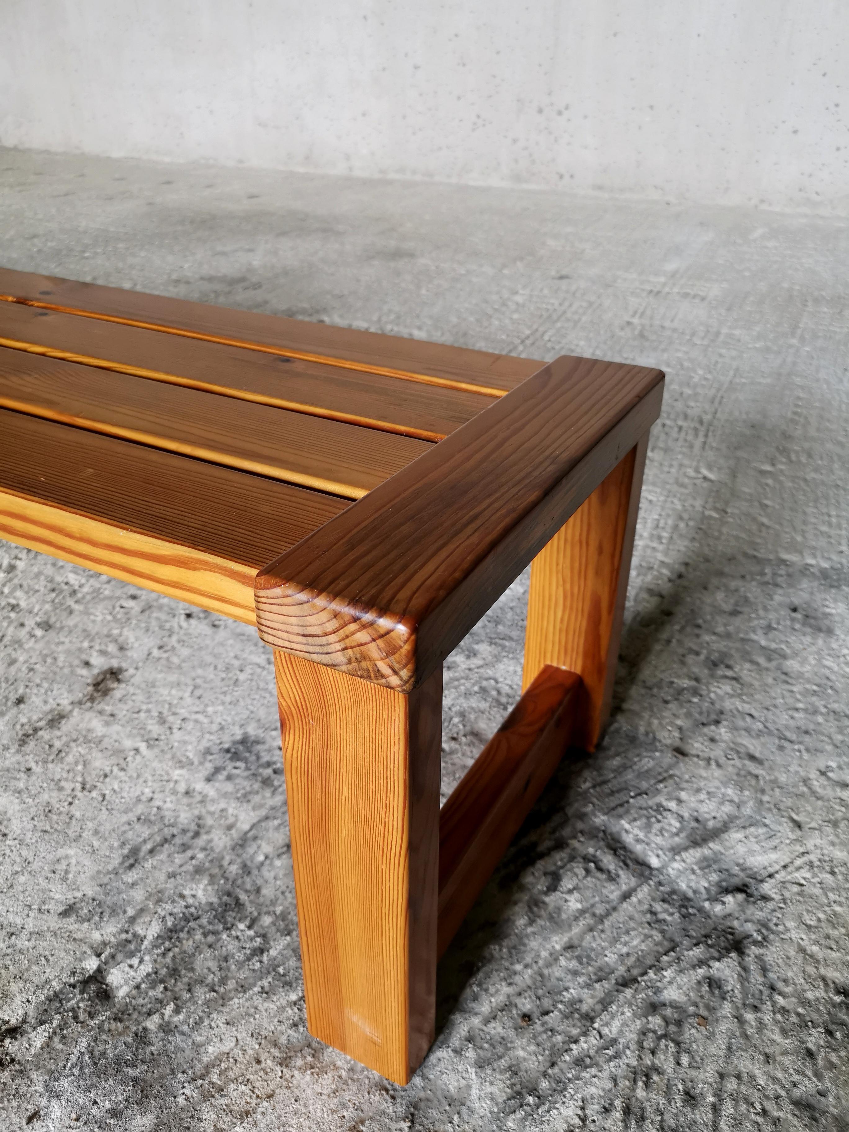 Banc/table basse suédois en pin de l'Oregon massif. À la manière de Sven Larsson, années 1960 en vente 2