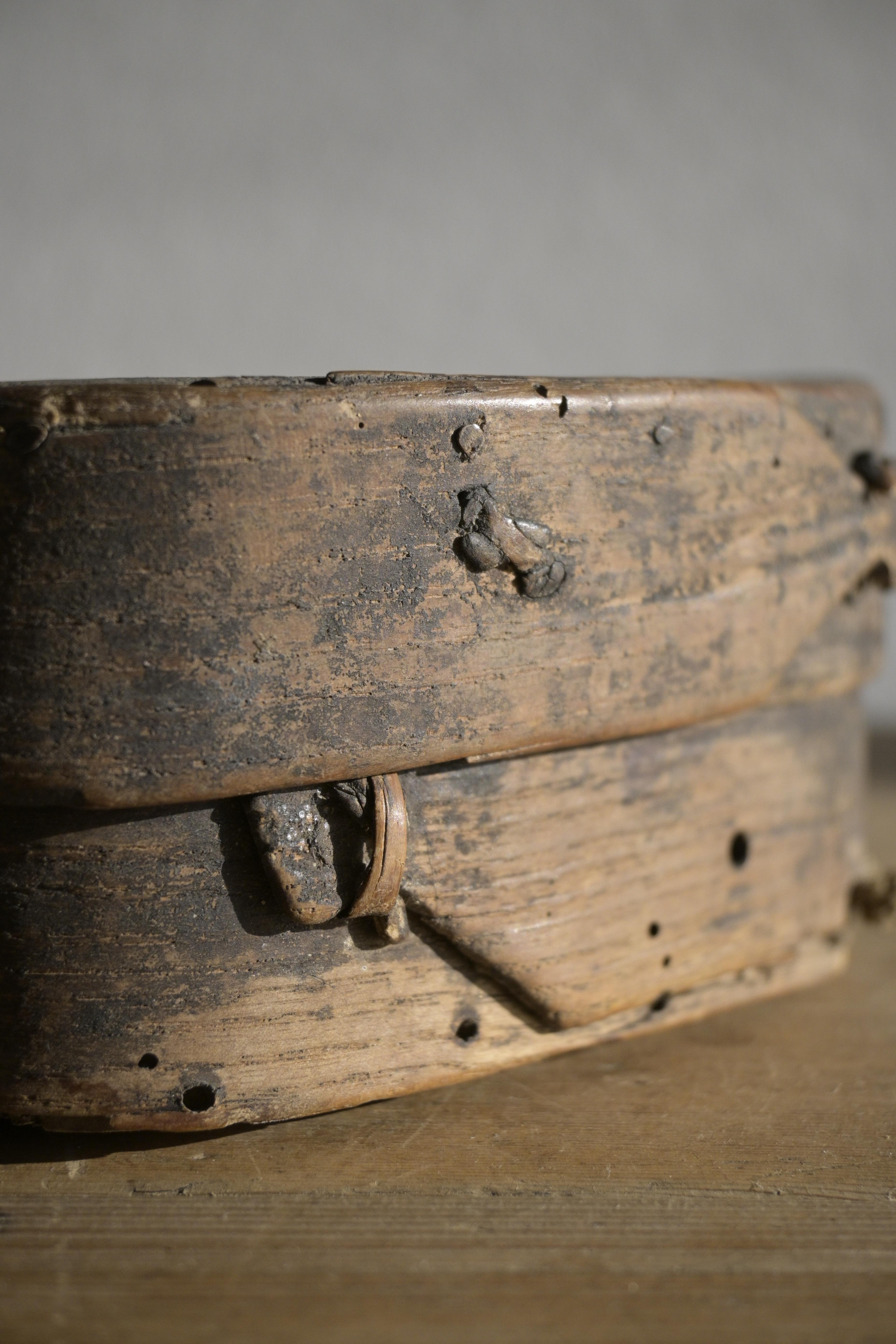 Caja sueca de madera curvada de abedul, ca 1790 siglo XVIII en venta