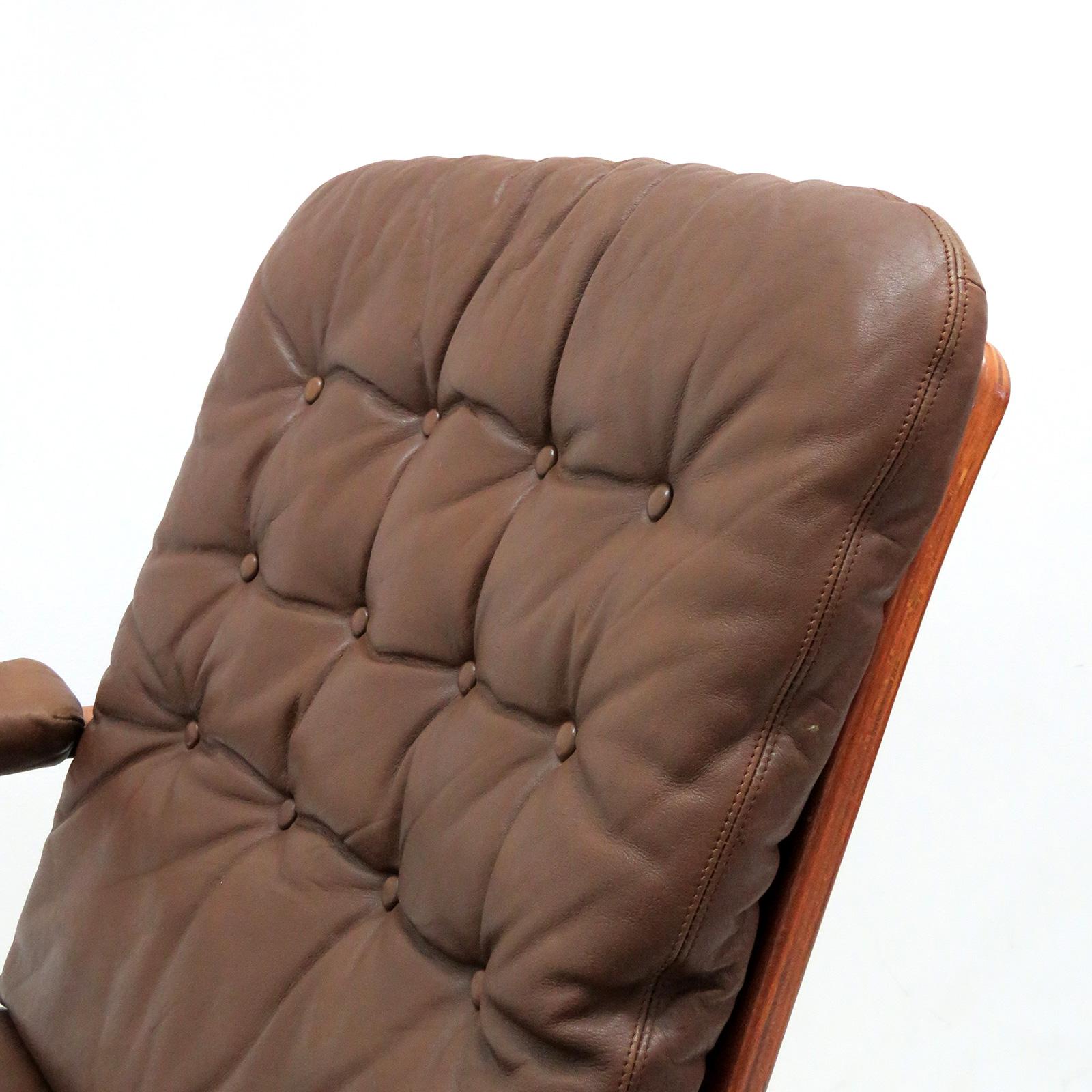 Mid-20th Century Swedish Bentwood Leather Chairs by Göte Möbler Nässjö