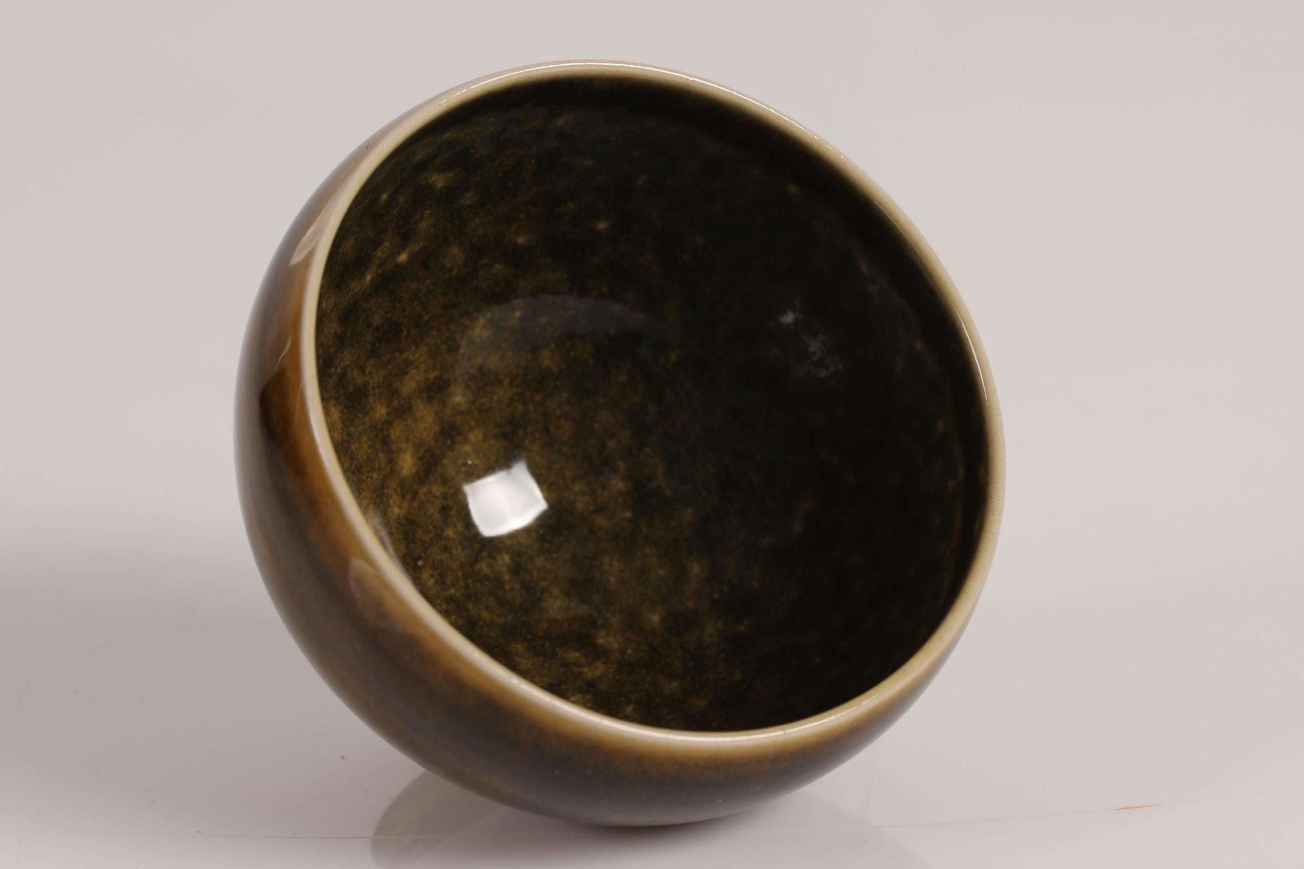 Scandinavian Modern Swedish Berndt Friberg Small Ceramic Bowl with Green/Yellow Glaze, Midcentury