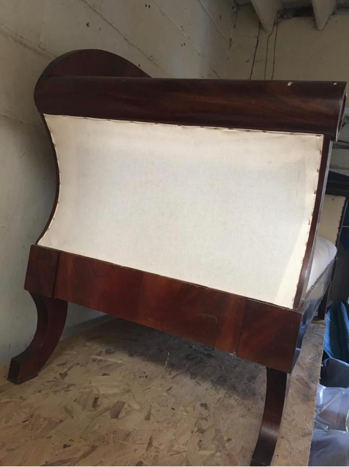 XIXe siècle Fauteuil Biedermeier suédois sculpté à trois places Couch Settle Setee, fin des années 1800 A en vente