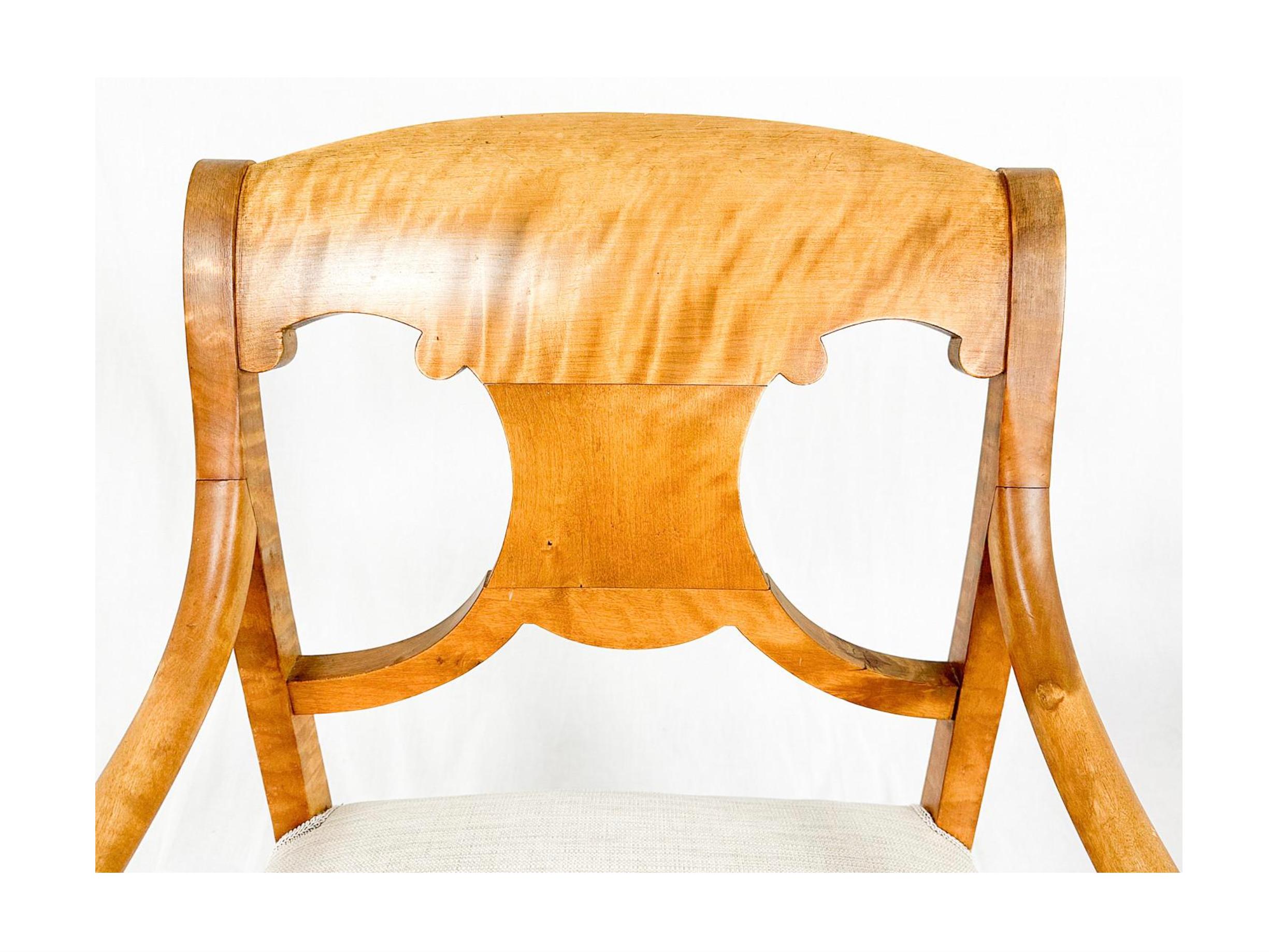 Swedish Biedermeier Carver Chairs Late 1800s Antique Quilted Golden Birch Round In Good Condition In Lewes, England