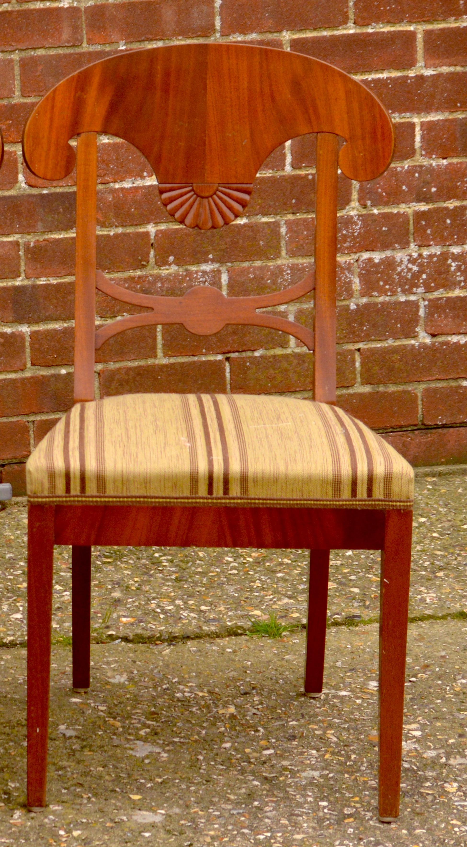 Swedish Biedermeier Dining Chairs 19th Century Set of 6 Mixed Wreath Mahogany In Good Condition In Lewes, England