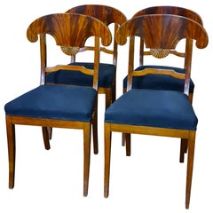 Ensemble de 4 chaises de salle à manger Biedermeier suédoises en acajou de style sculpteur des années 1800