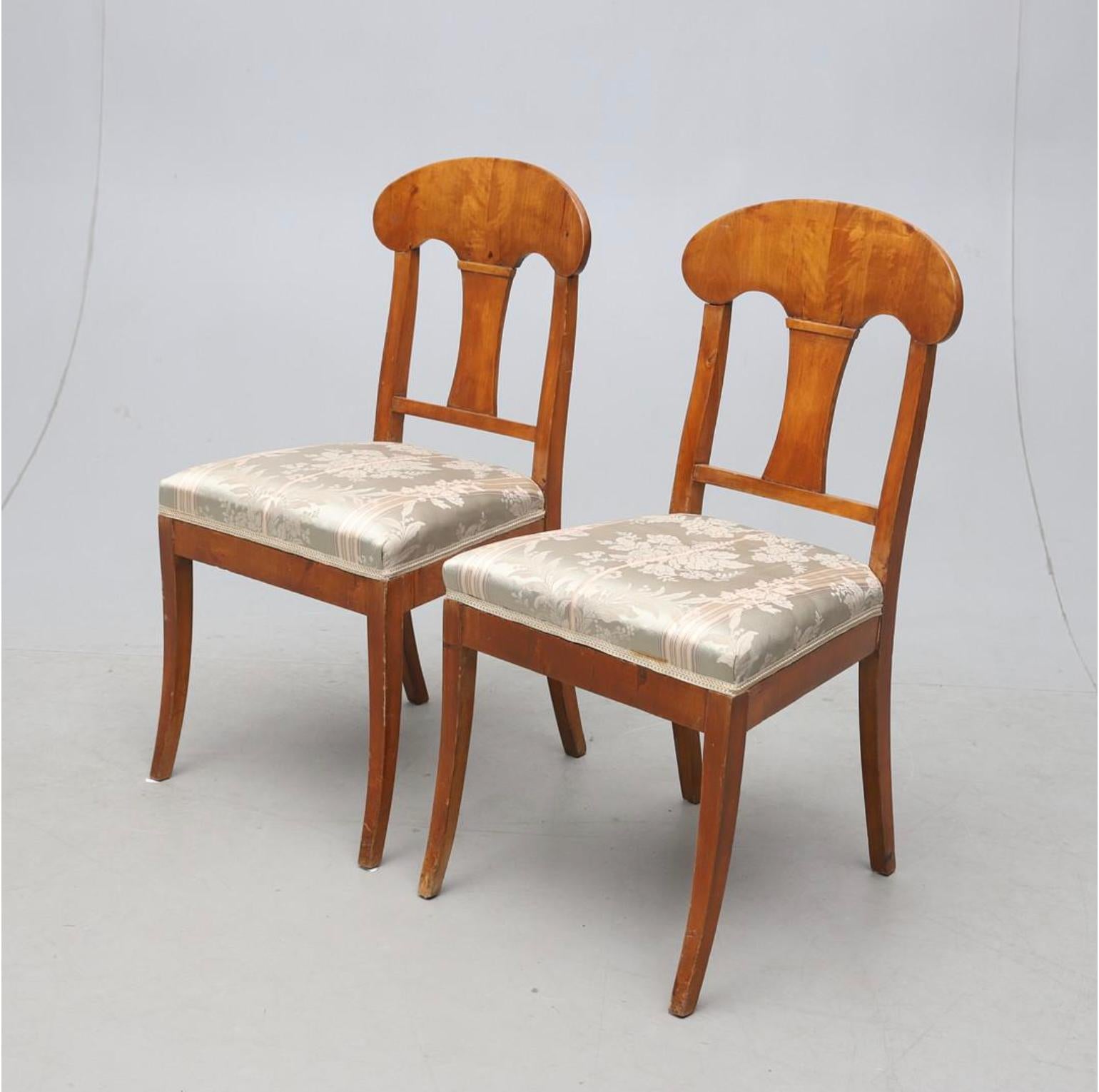 Carved Swedish Biedermeier Dining Chairs Set 4 Quilt Golden Birch Honey Colour 1800s A For Sale