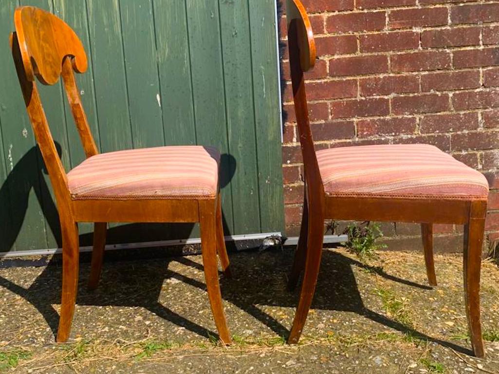 Swedish Biedermeier Dining Chairs Set of 2 Flame Golden Birch Honey Colour 1800s In Good Condition For Sale In LONDON, GB