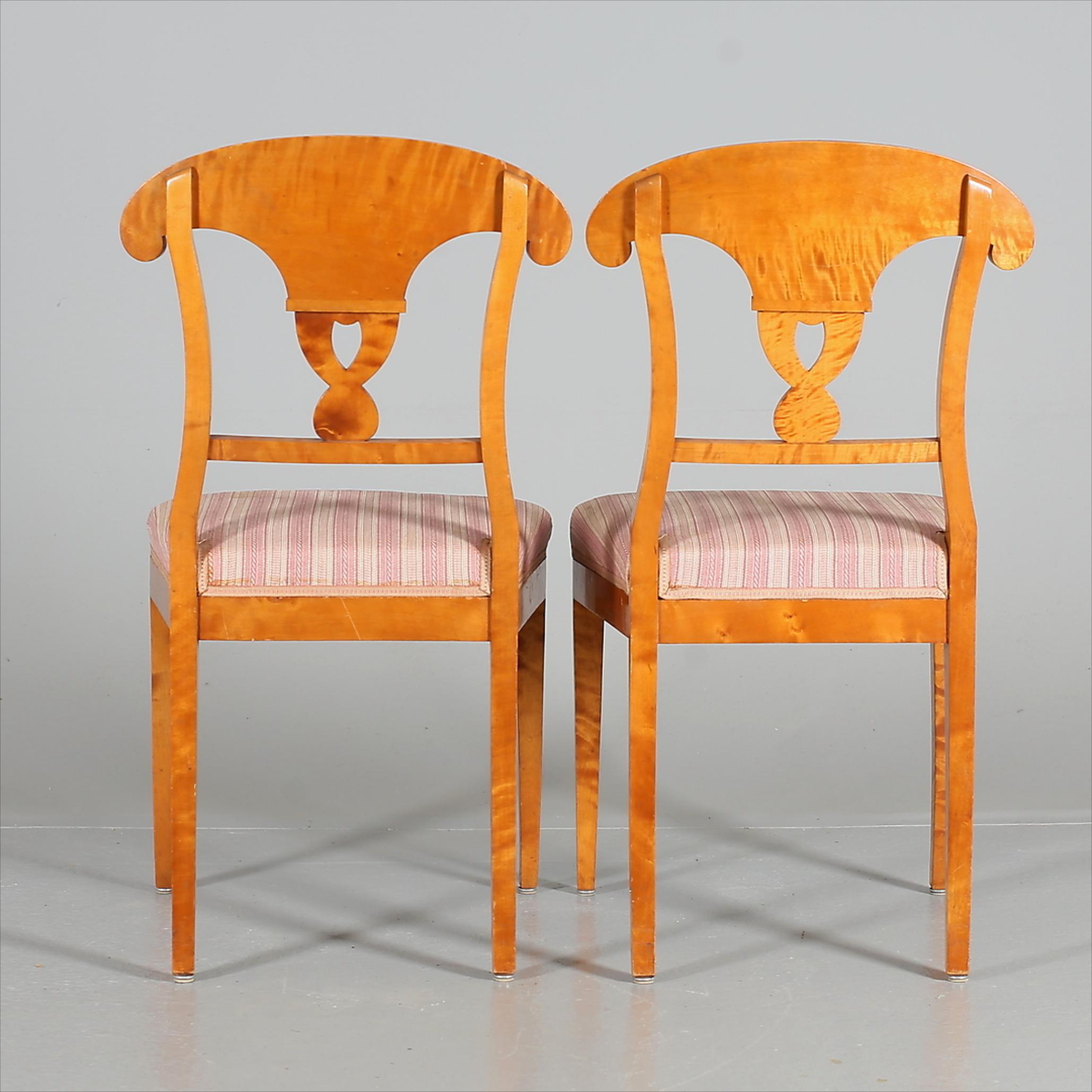 Antique Swedish Biedermeier pair of dining chairs with rare roundel motifs decorated in ormolu style finish - the chairs have top grade golden birch quilted veneers finished in a Classic honey French polish that really brings out the movement in the