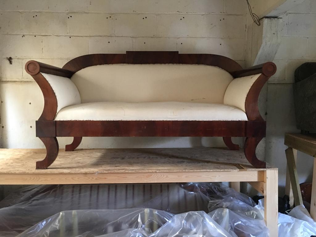 19th Century Swedish Biedermeier Figured Mahogany Carved Three-Seat Sofa Couch, Late 1800s